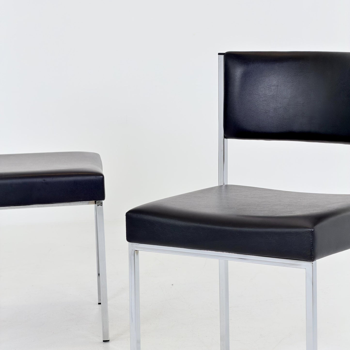 Set of 4 Mid-Century Bauhaus Dining Chairs | 1980s Italy