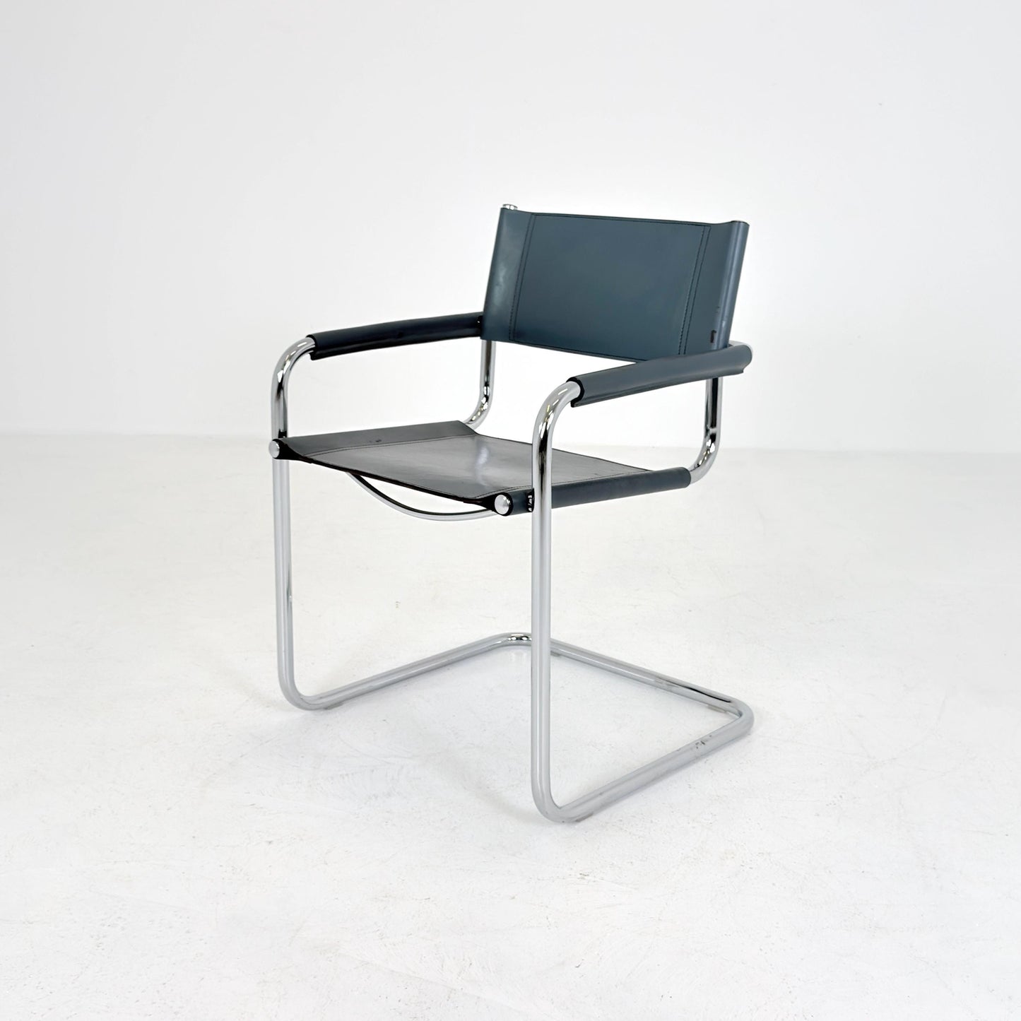 Mid century Bauhaus Mart Stam B34 Cantilever Chair | Anthracite Leather & Chrome | Jox Interni Italy | 1980s