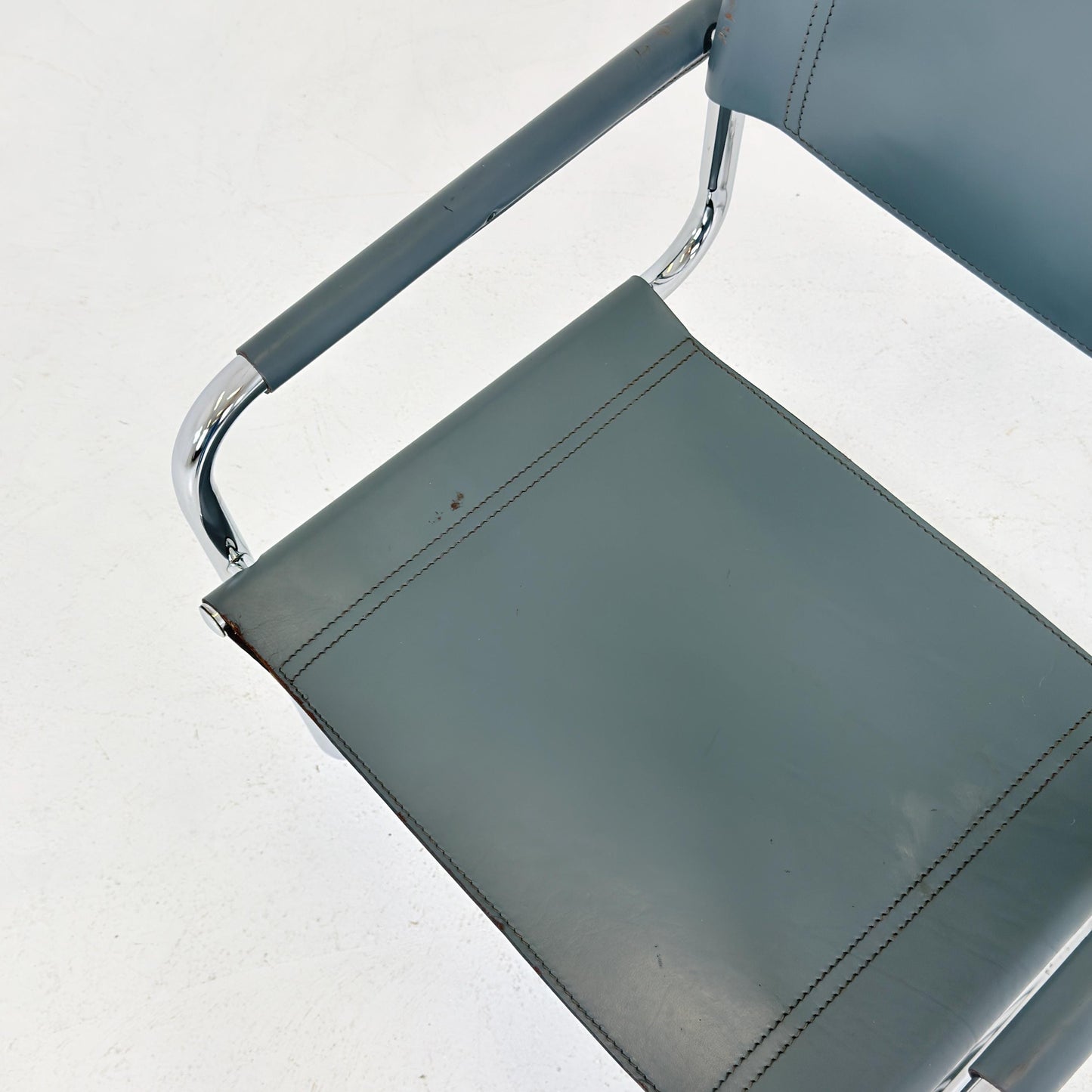 Mid century Bauhaus Mart Stam B34 Cantilever Chair | Anthracite Leather & Chrome | Jox Interni Italy | 1980s