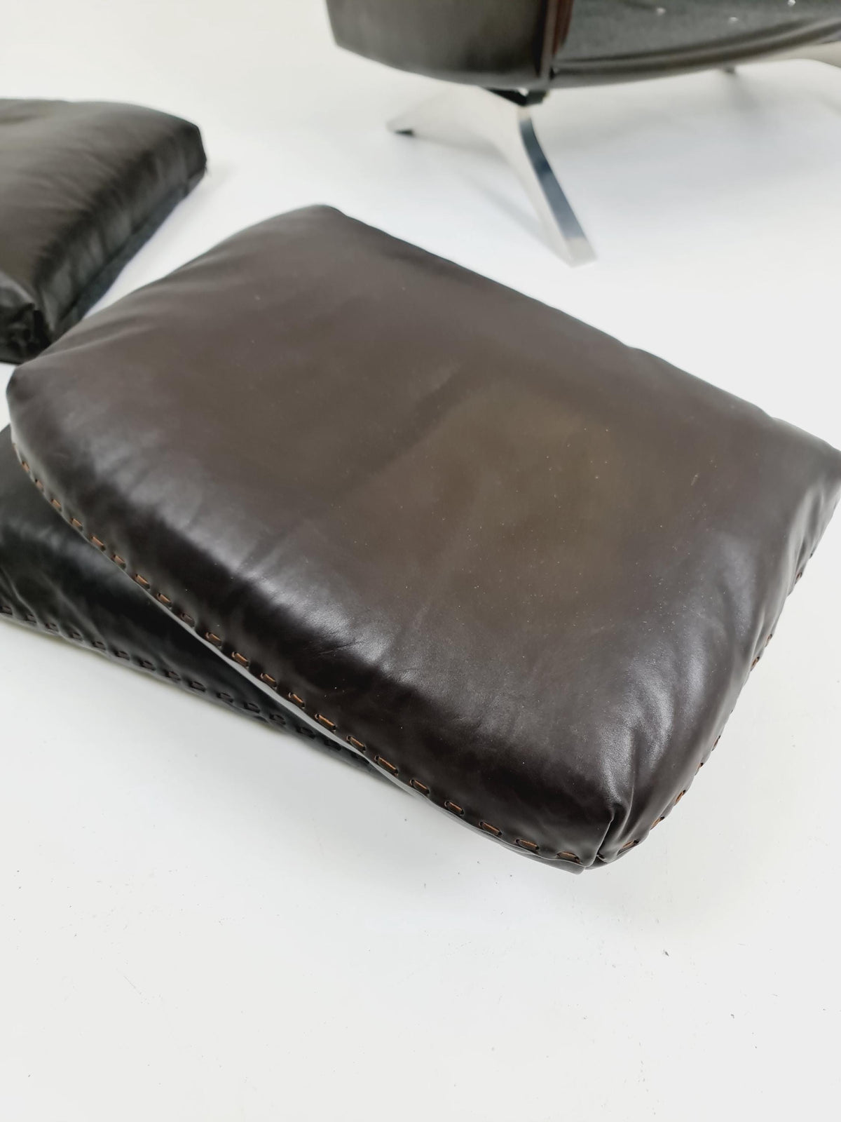 Vintage Swiss leather Lounge Sofa 2 seater by De Sede Ds 31 Switzerland, 1970s