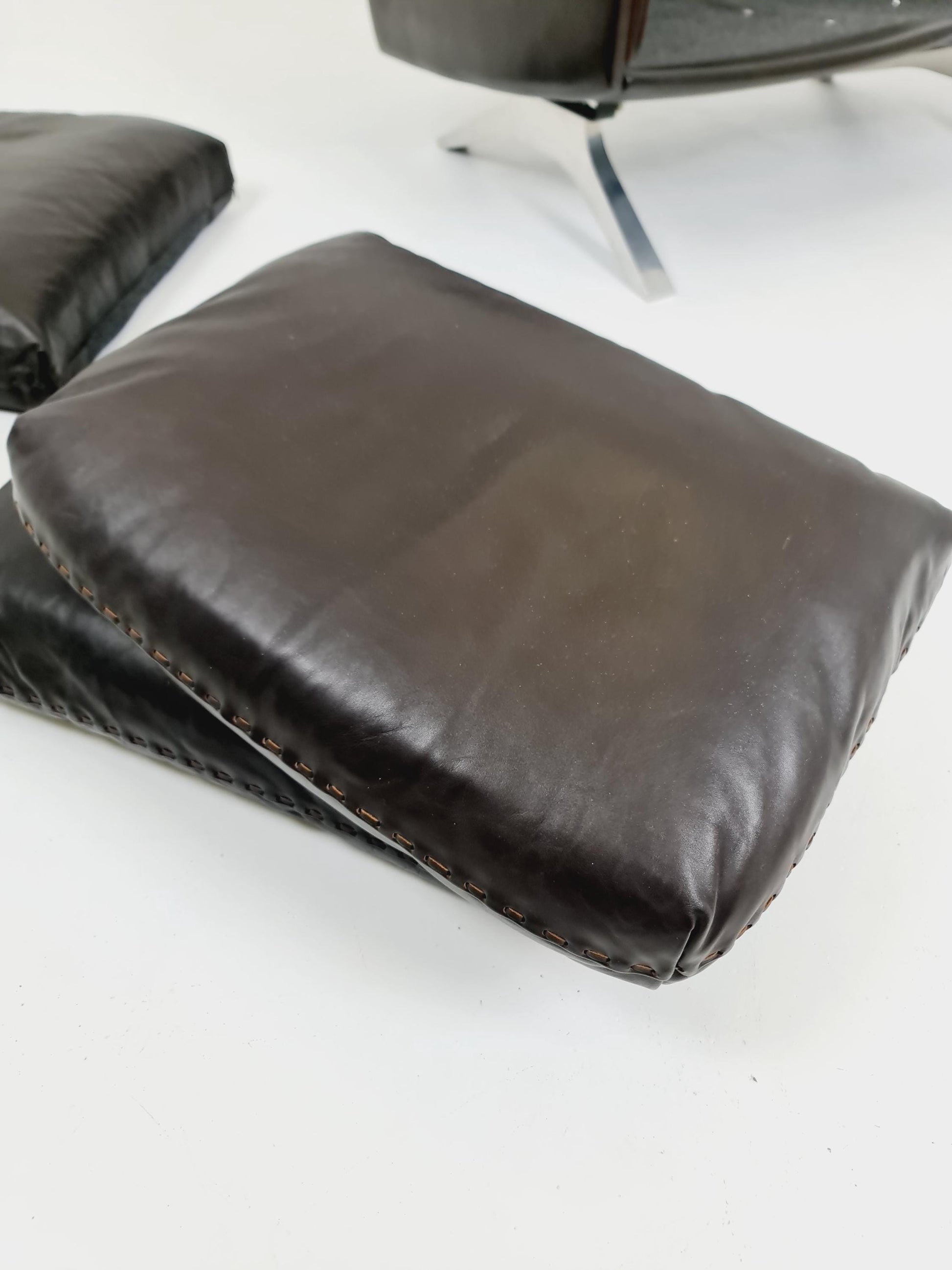 Vintage Swiss leather Lounge Sofa 2 seater by De Sede Ds 31 Switzerland, 1970s