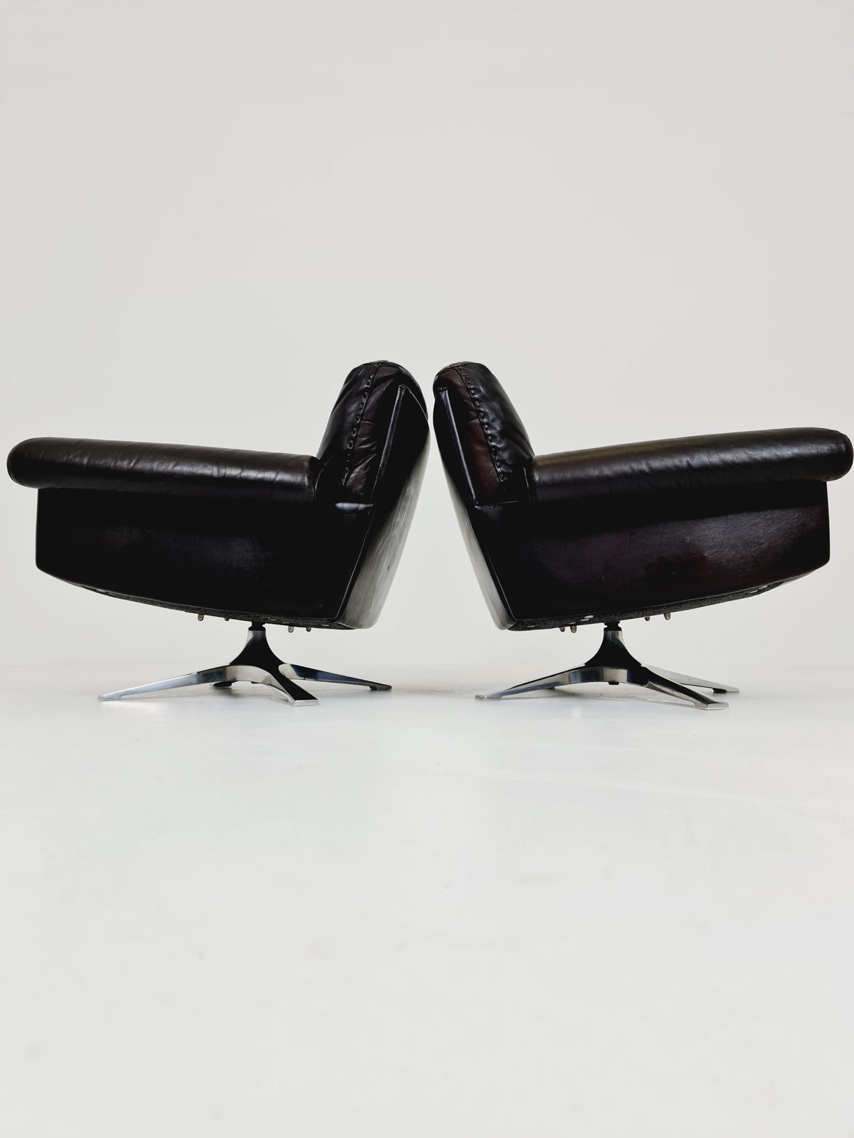 Vintage Swiss leather Lounge chairs BY De Sede Ds 31 Switzerland, 1970s Set of 2