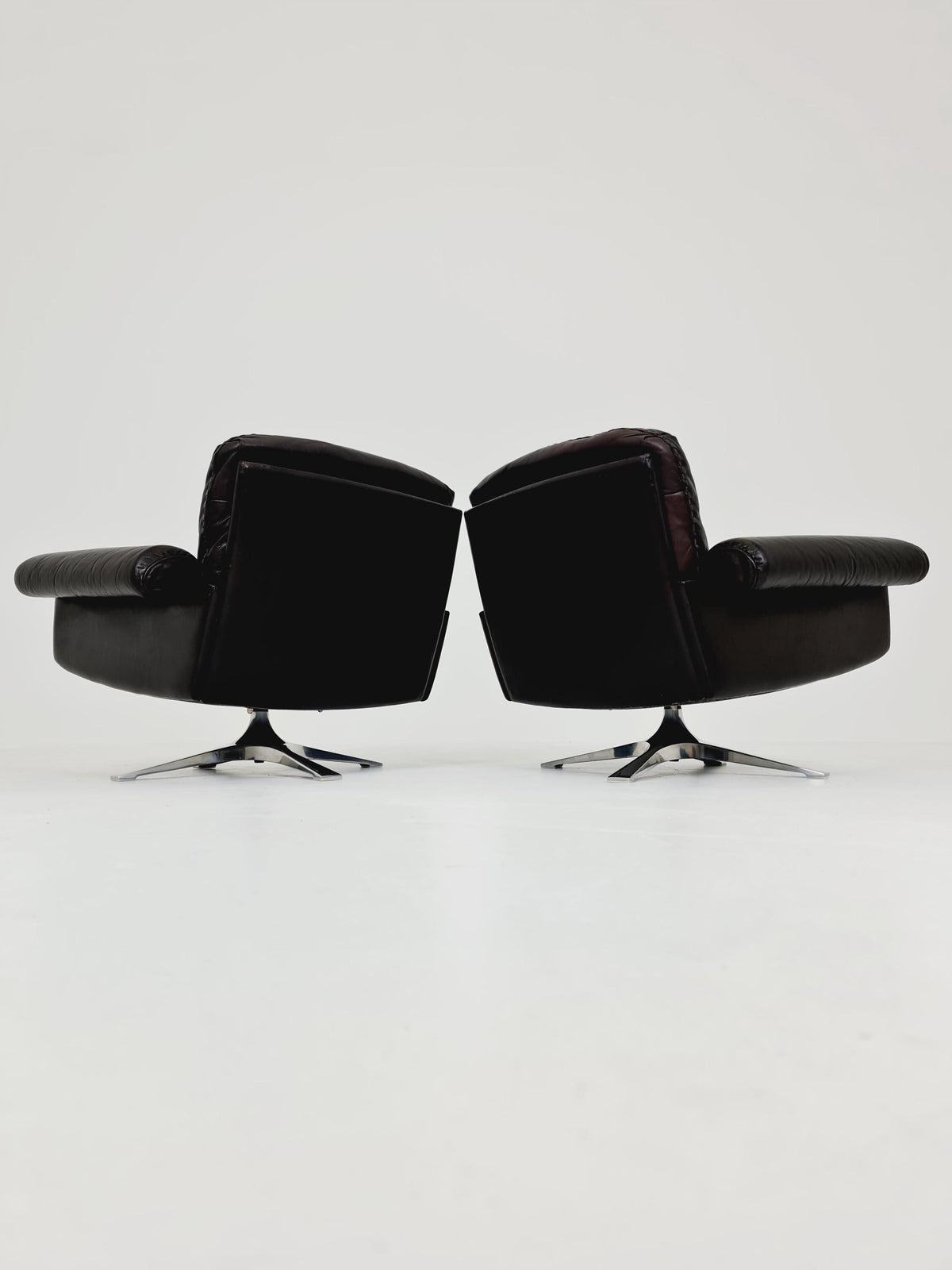 Vintage Swiss leather Lounge chairs BY De Sede Ds 31 Switzerland, 1970s Set of 2
