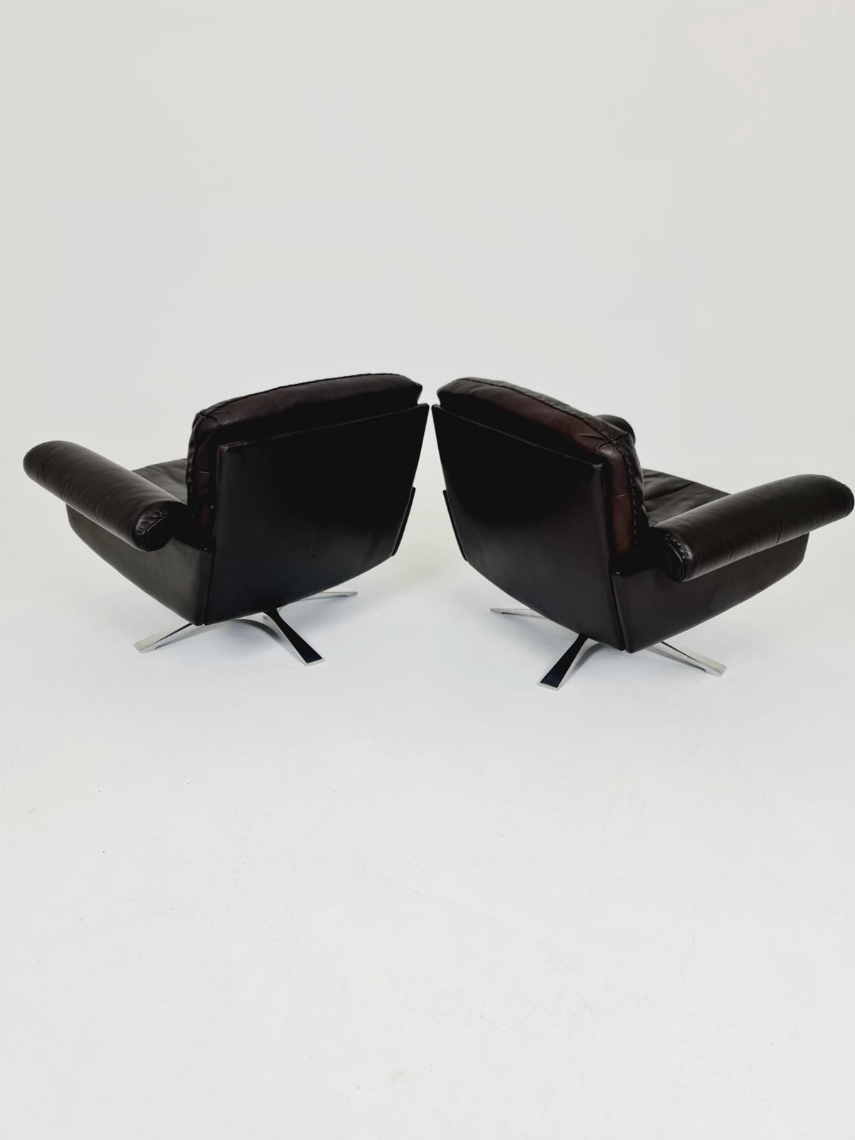 Vintage Swiss leather Lounge chairs BY De Sede Ds 31 Switzerland, 1970s Set of 2