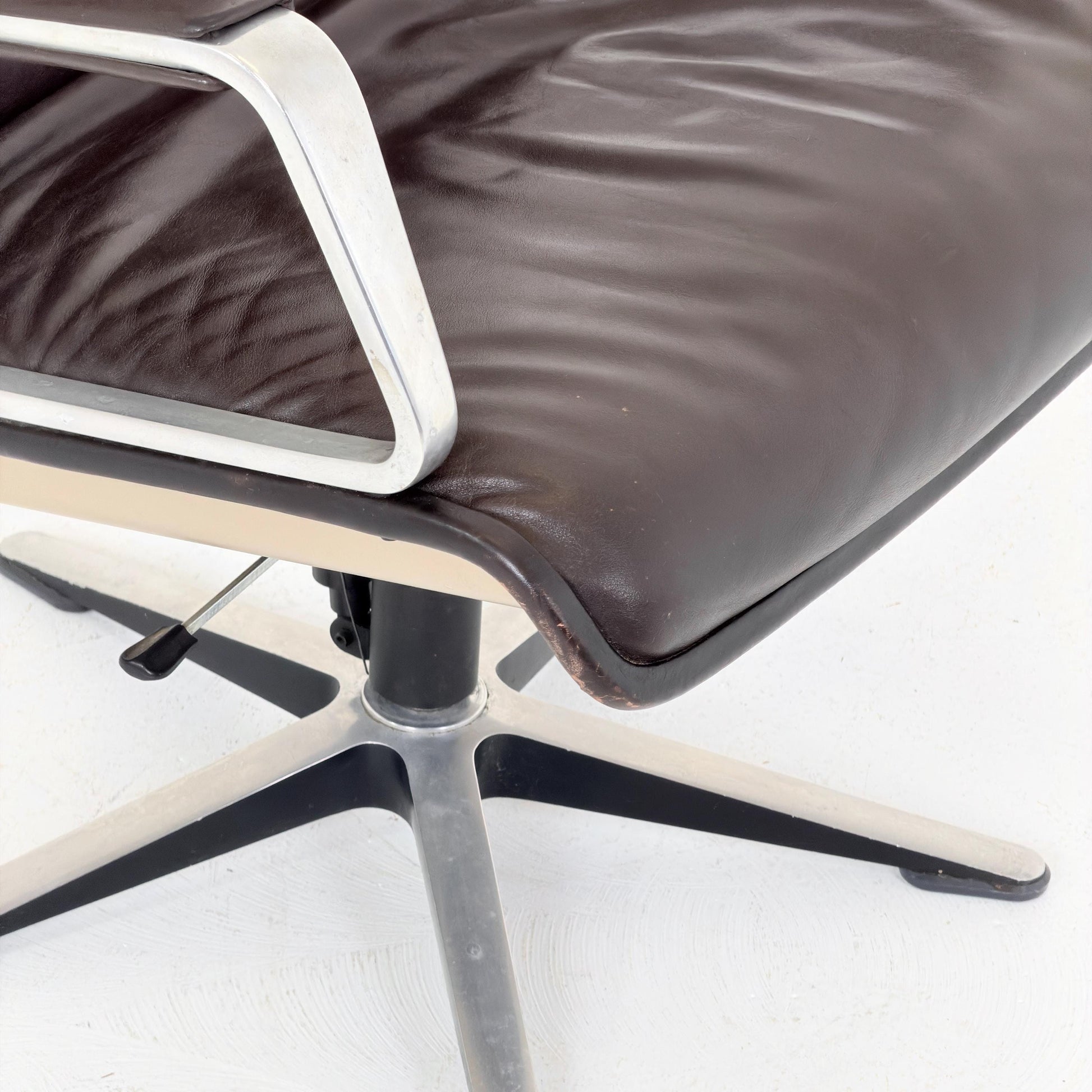 Mid-Century Executive WILKHAHN DELTA 2000 Brown Leather Lounge Chair — Delta Design, Germany, 1970s