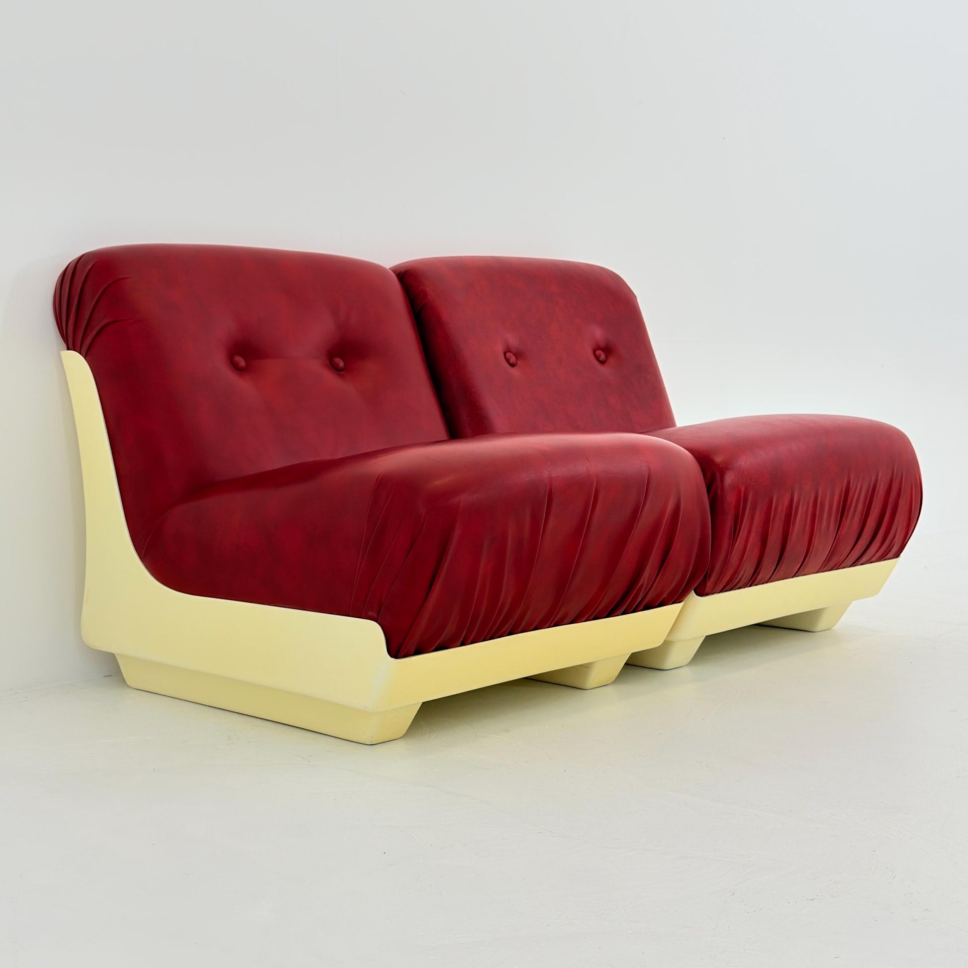 1 of 4 Mid-Century Space Age Lounge Chairs Red Leather & Fiberglass Shell, Modular 1970s Design, Germany