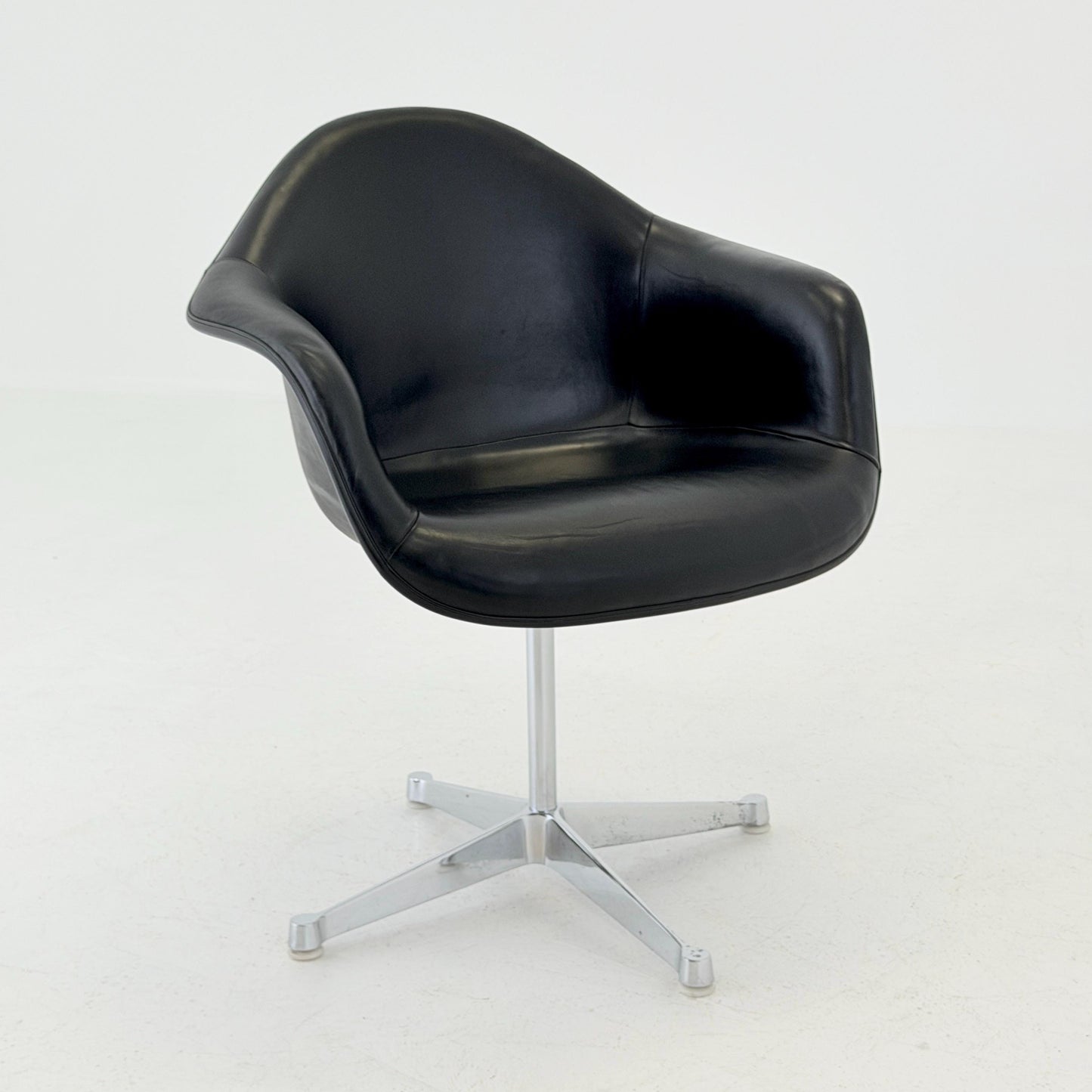 Mid century rare Charles Eames La Fonda Swivel Armchair for Herman Miller, Black Leather Shel edition, 1960s