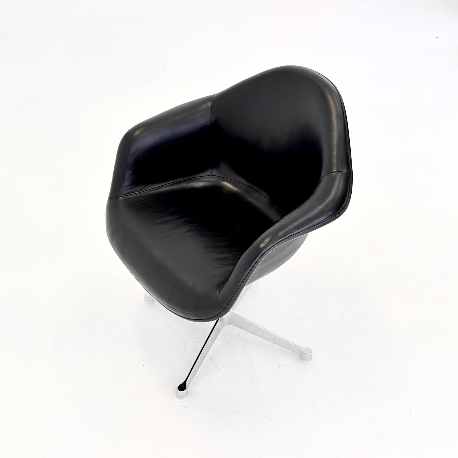 Mid century rare Charles Eames La Fonda Swivel Armchair for Herman Miller, Black Leather Shel edition, 1960s