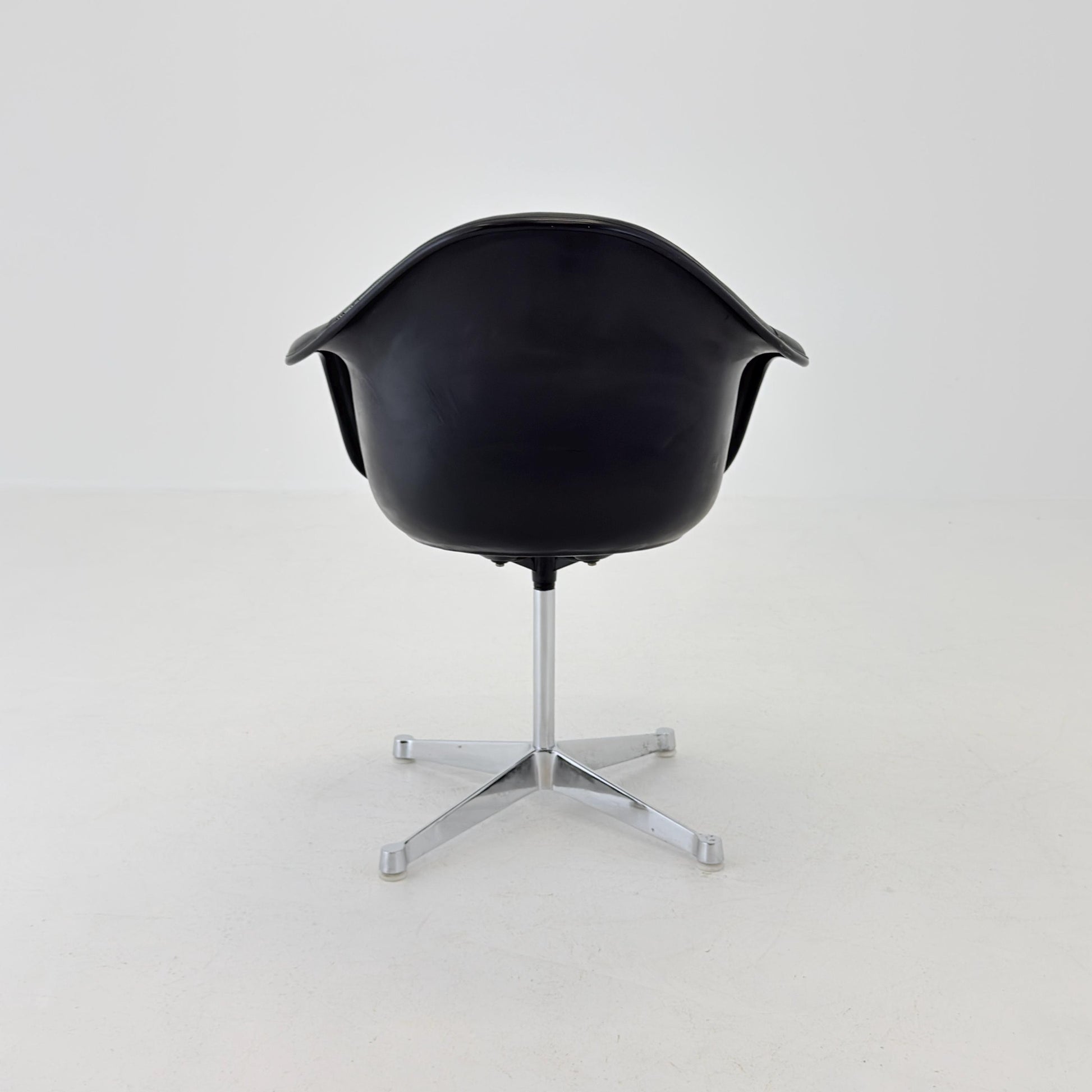 Mid century rare Charles Eames La Fonda Swivel Armchair for Herman Miller, Black Leather Shel edition, 1960s