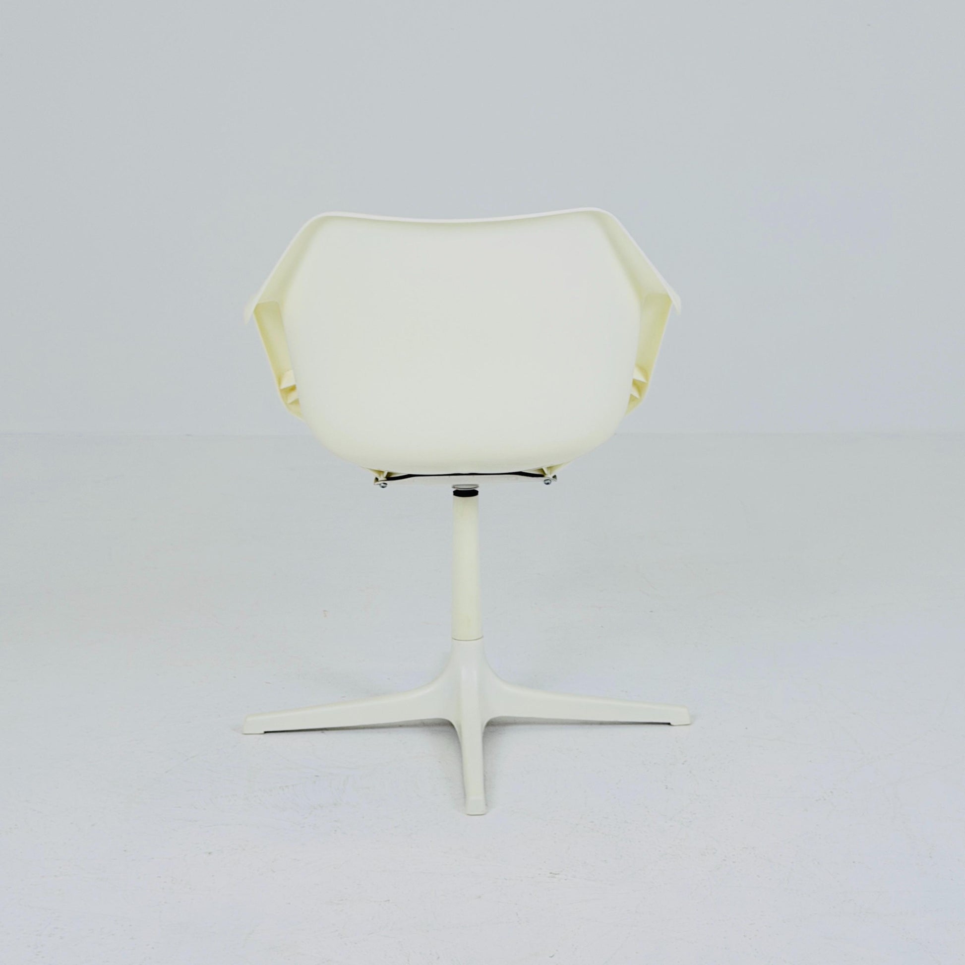Mid-Century Space Age White Swivel Armchair by Robin Day for Hille, England, 1970s