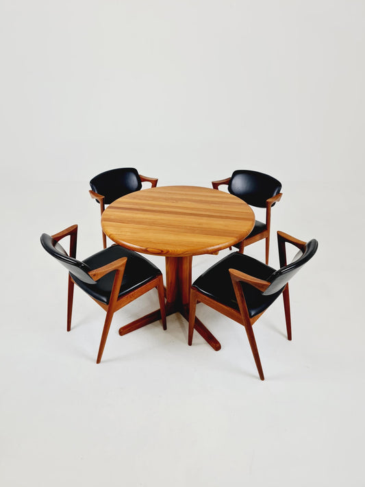 Mid century Danish SolidTeak Round dining table By Johs Kristofforeen &Son , 1970s