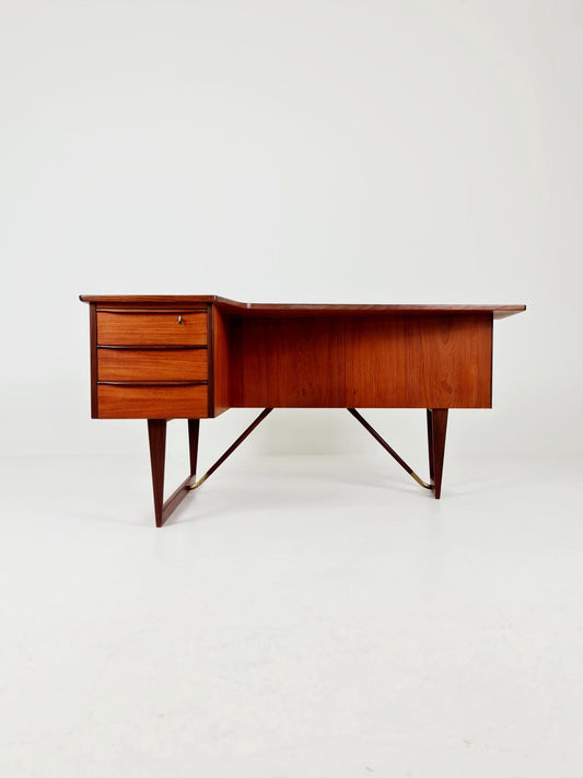 Danish teak desk model Executive Desk "Boomerang" by Peter Lovig Nielsen for Hedensted, 1960s