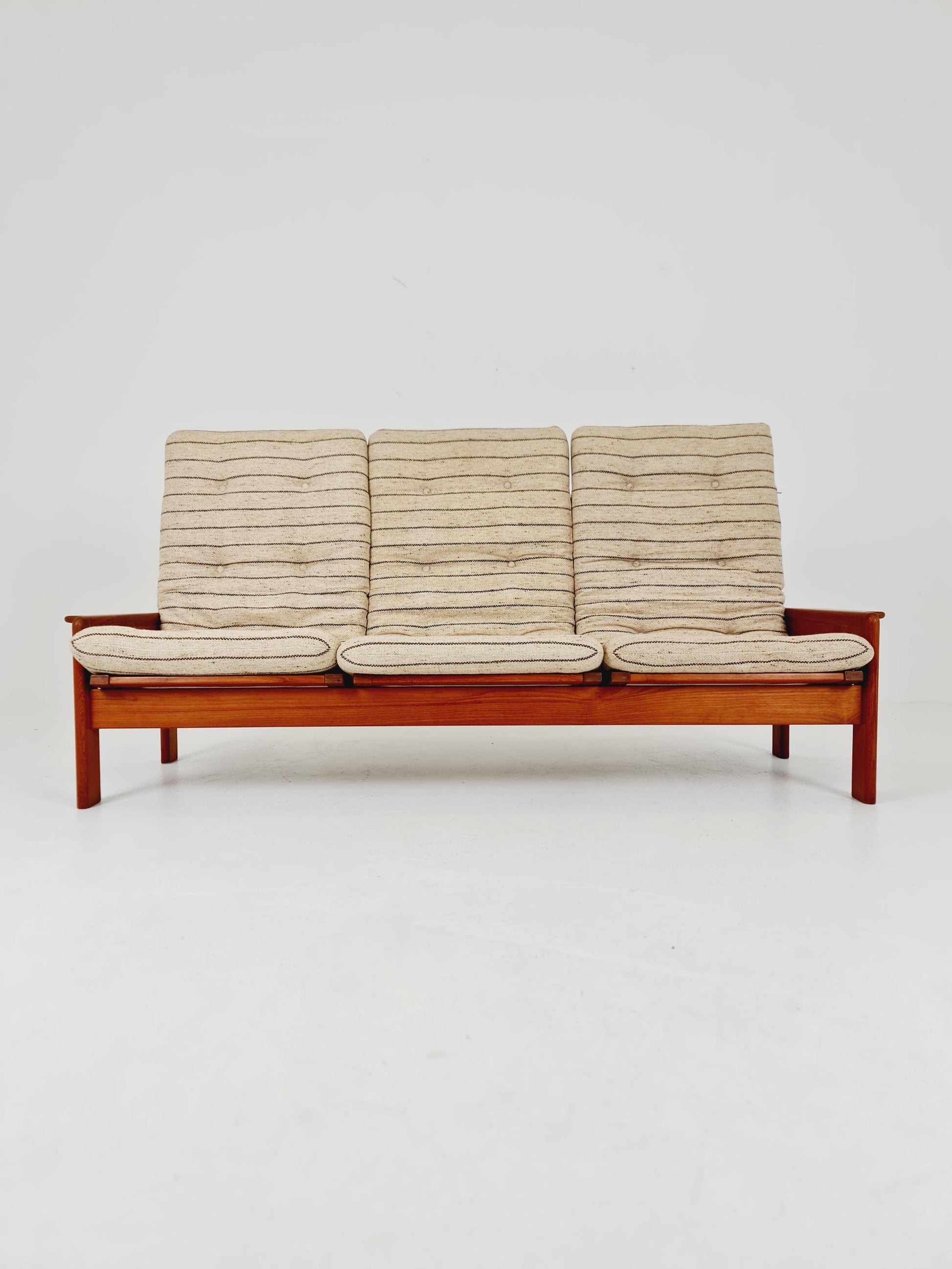 Mid century easy lounge couch by Arne Wahl Iversen for komfort teak , 1960s