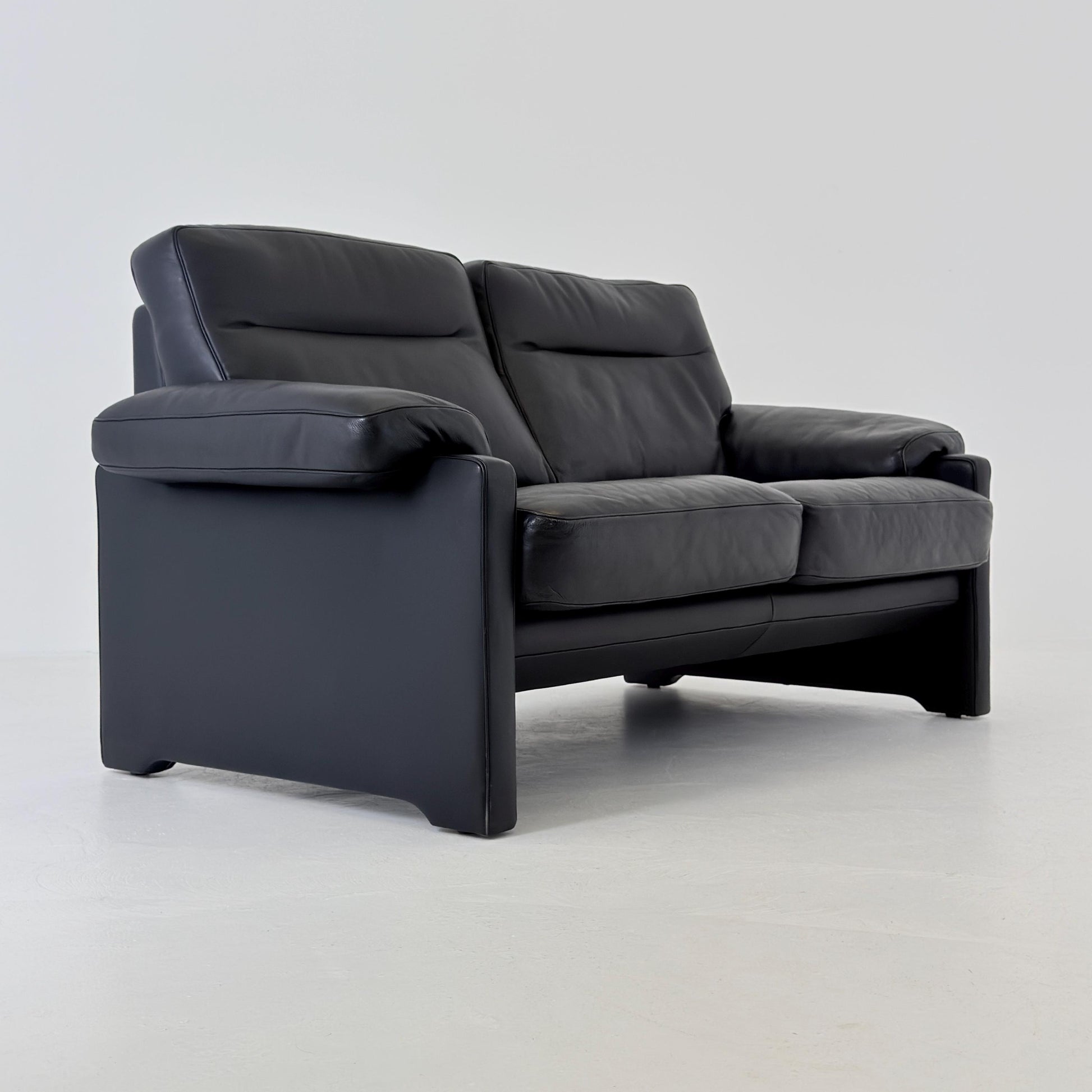 Mid century De Sede DS-70 Black Leather Two-Seater Sofa – Switzerlan 1990s