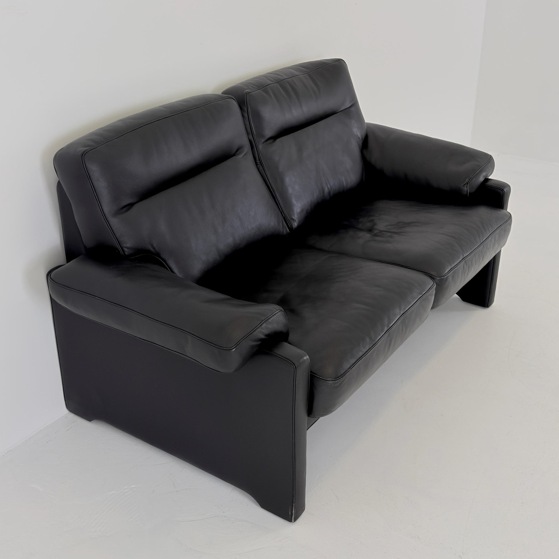Mid century De Sede DS-70 Black Leather Two-Seater Sofa – Switzerlan 1990s