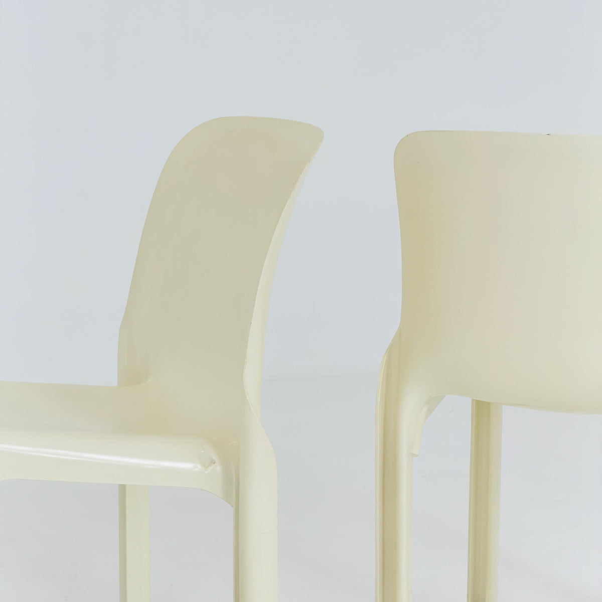 Set of 4 Rare Selene Chairs by Vico Magistretti for Artemide Milano, Italy 1969, Space Age Fiberglass Chairs, Cream White