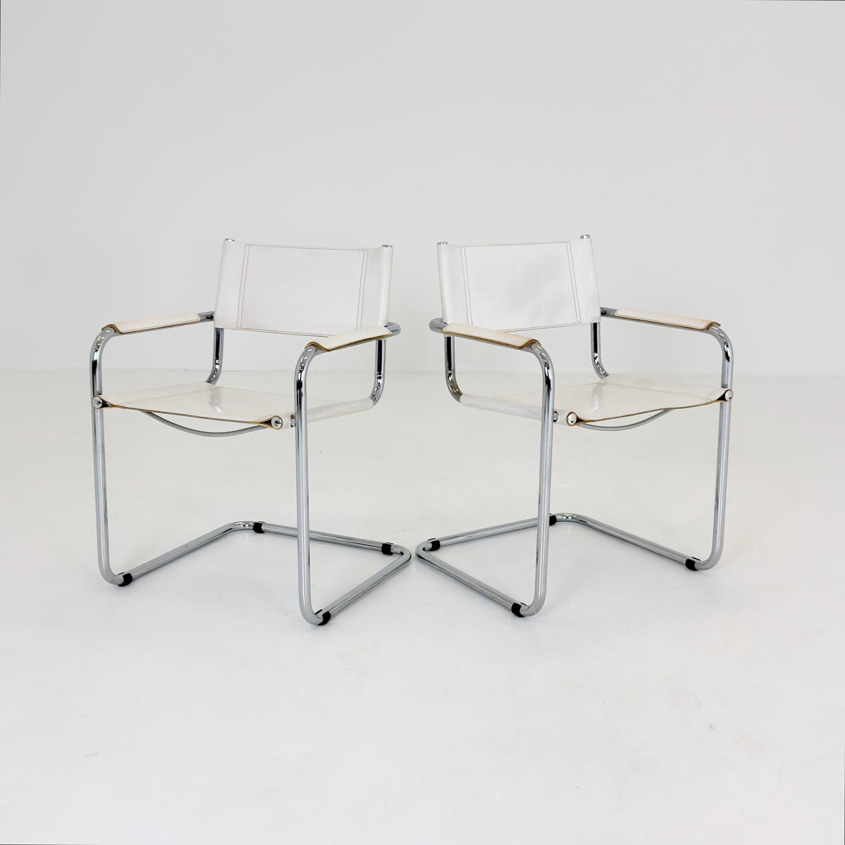 Set of 2 Mid-Century Bauhaus S34 White Leather Armchairs by Centro Studio Italy,, 1980s