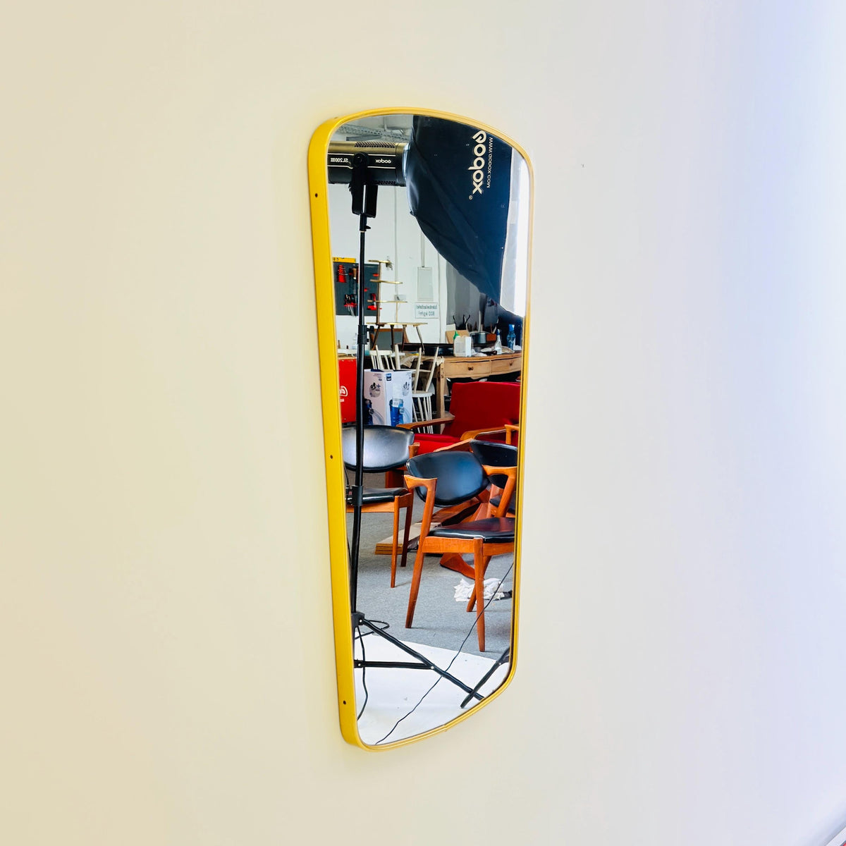 Rare Mid-Century Modern brass kidney Wall Mirror – by Arax zierspiegep western Germany, 1960s