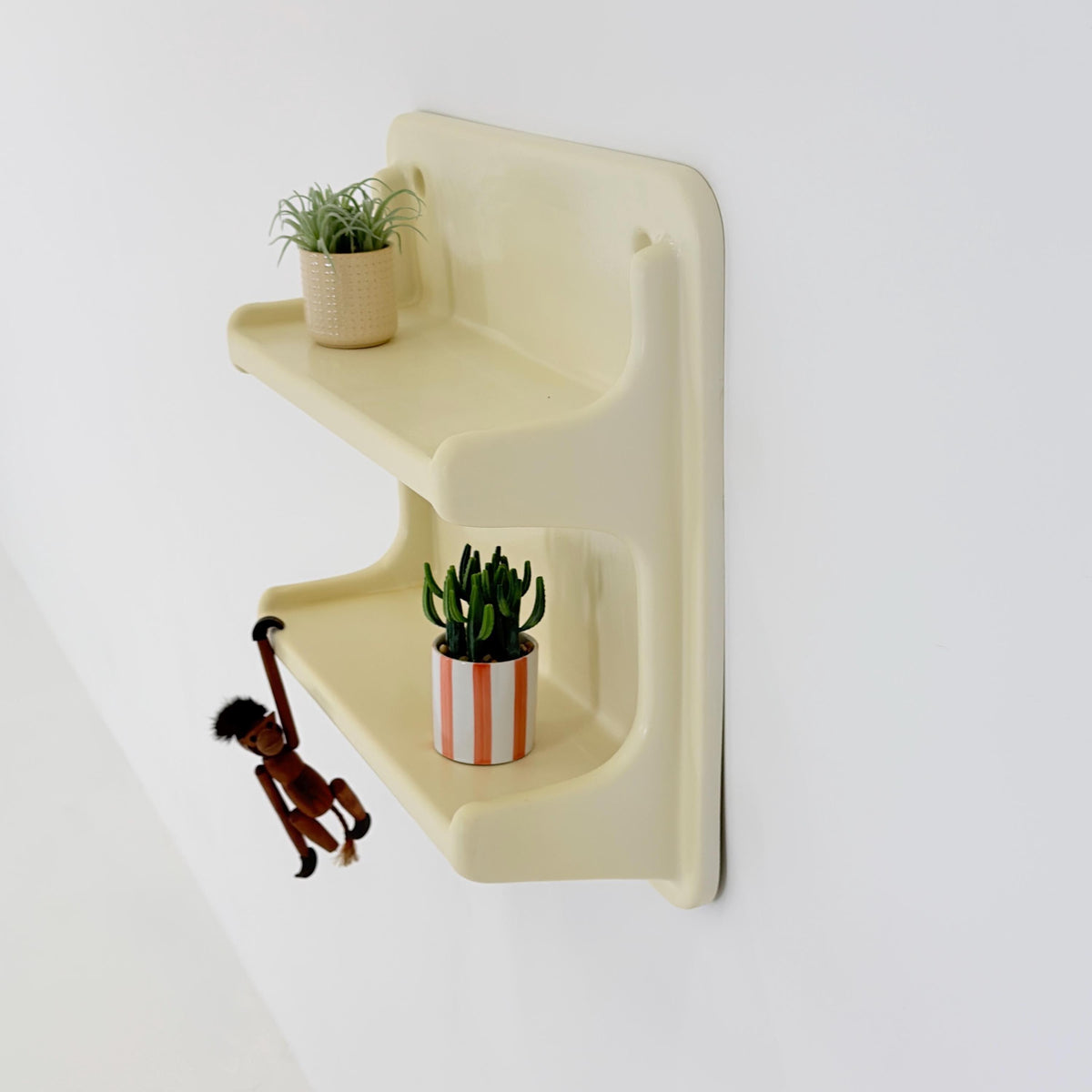 Rare Mid-Century Space Age Wall Shelf by Jean Paul Emonds-Alt, 1970s France, Cream Fiberglass, Thermoformed Plastic
