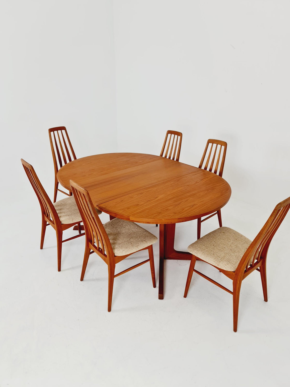 Mid century extendable Danish Modern Solid Teak XL dining table by Berhard Pedersen &Son , 1970s