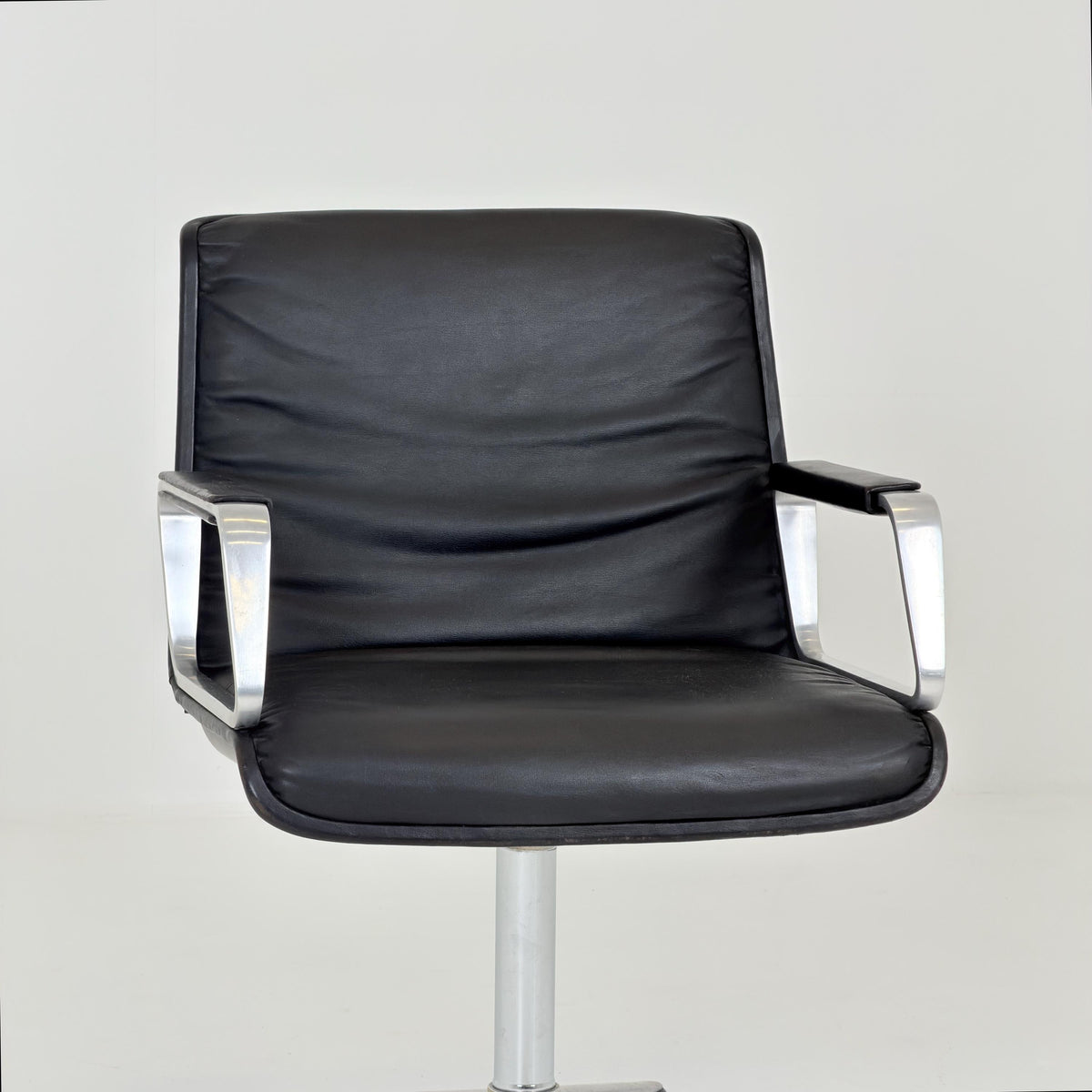 1 of 2 Mid-Century Program 2000 Executive Armchair by Delta Design for Wilkhahn, 1970s Germany