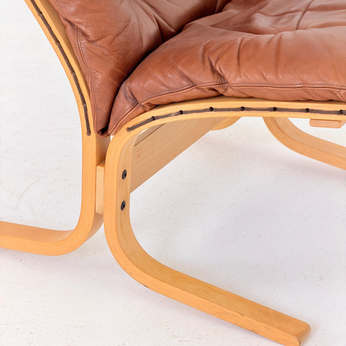 Iconic Mid-Century Siesta Lounge Chair designed by Ingmar Relling for Westnofa Furniture, Norway, 1960s.