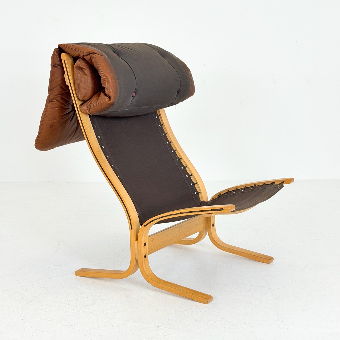 Mid century armchair “Siesta” by Ingmar Relling, Westnofa Furniture, Norway. 1960s