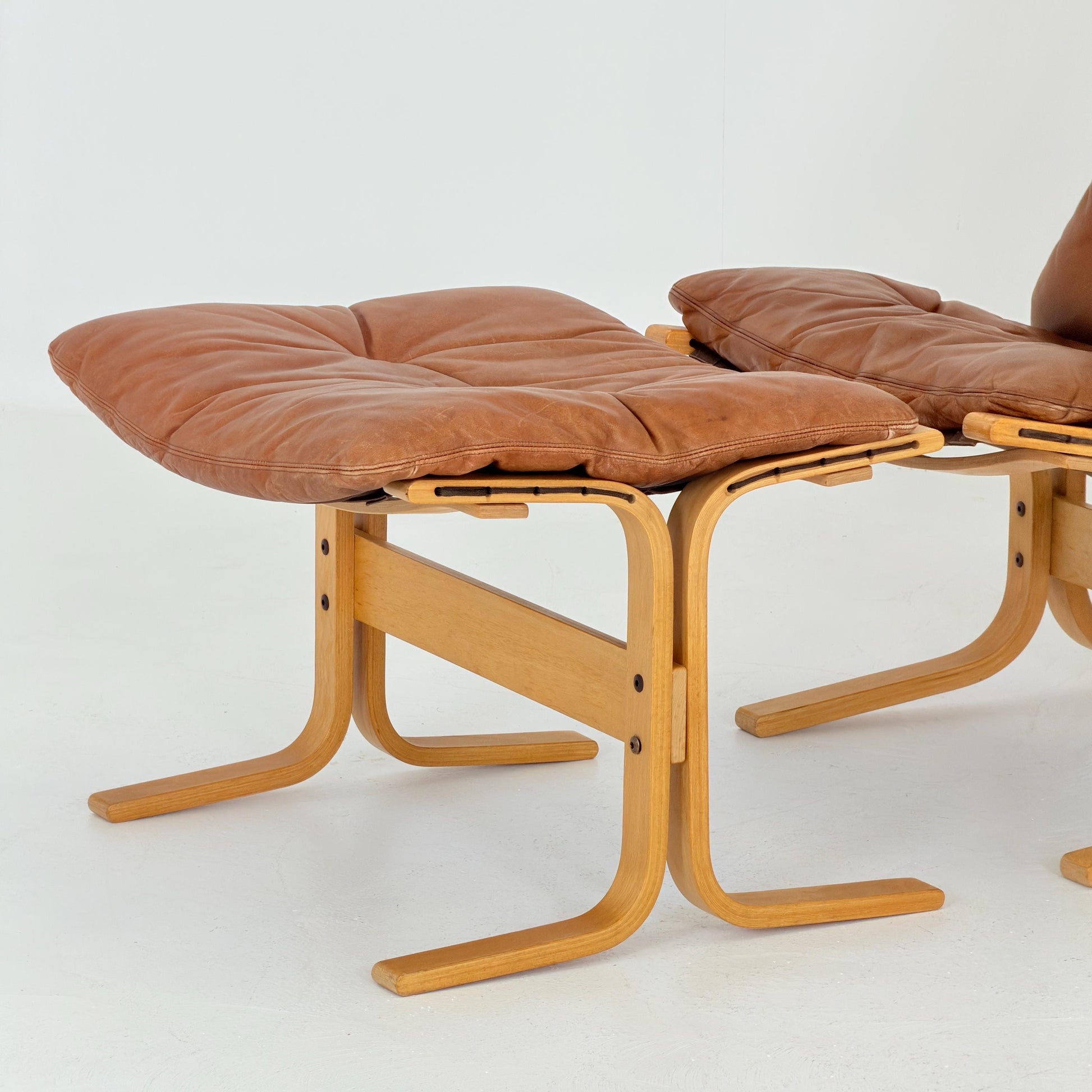 Set of 2 Mid-Century Siesta Lounge Chairs & Ottomans by Ingmar Relling for Westnofa, Norway, 1960s