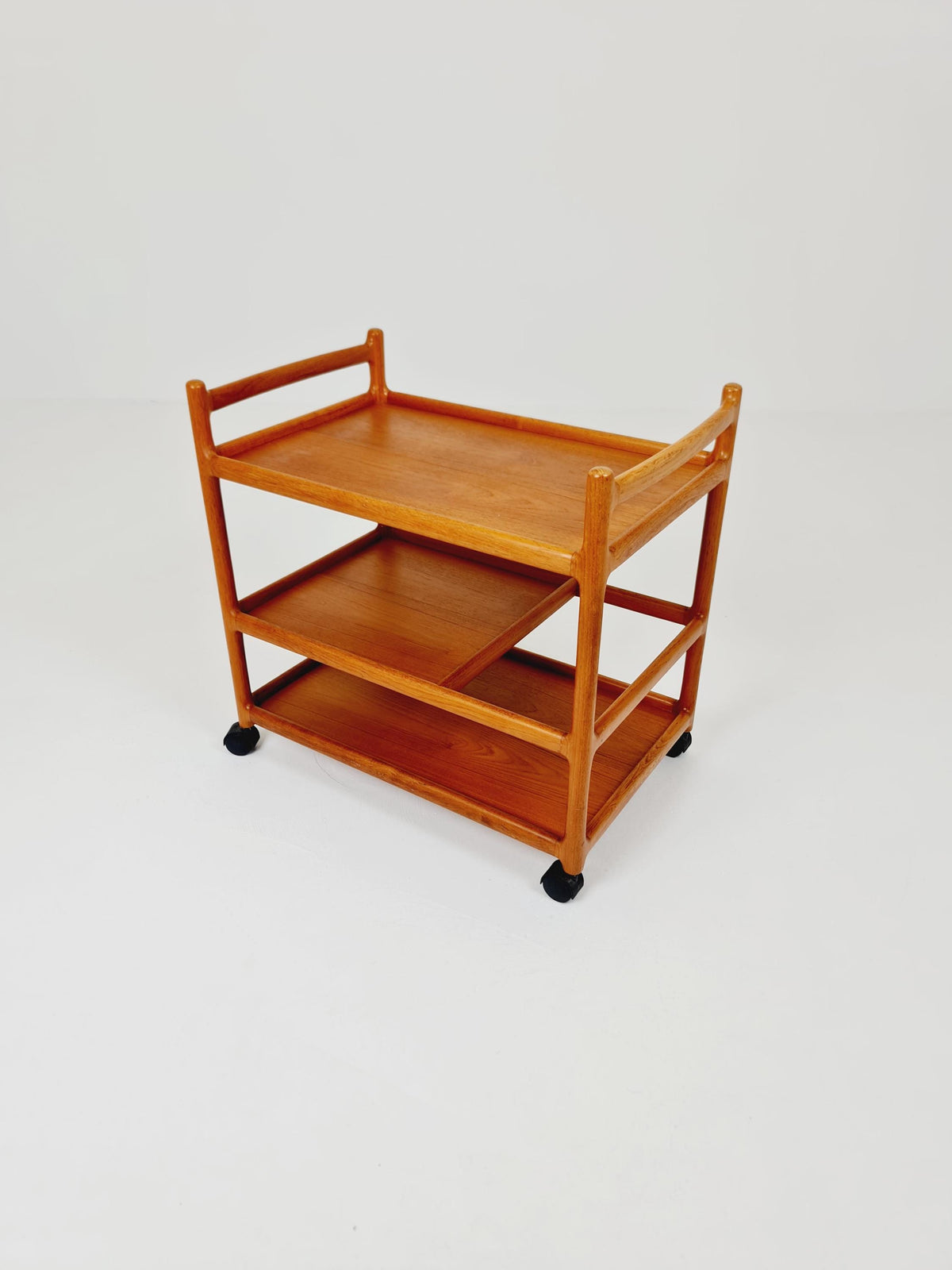 Vintage mid century danish trolley in solid teak/ bar cart By Johannes Andersen , 1960s