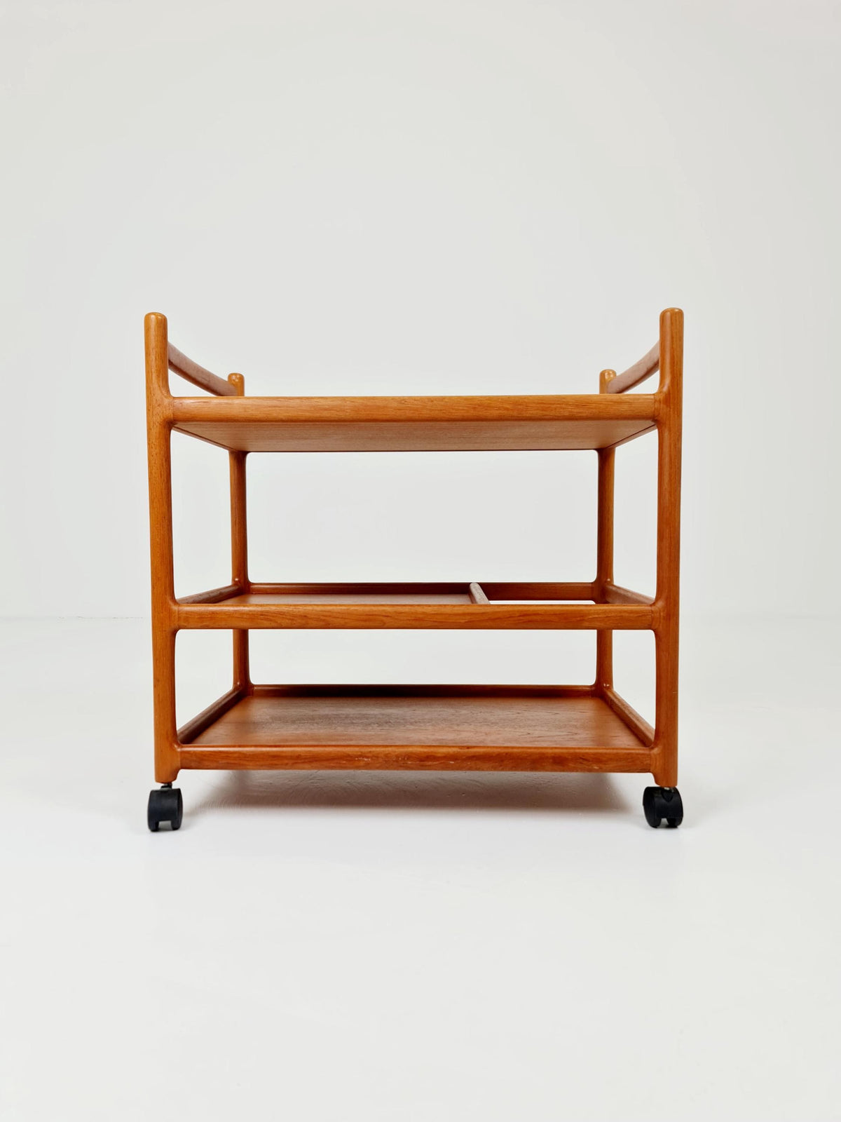 Vintage mid century danish trolley in solid teak/ bar cart By Johannes Andersen , 1960s
