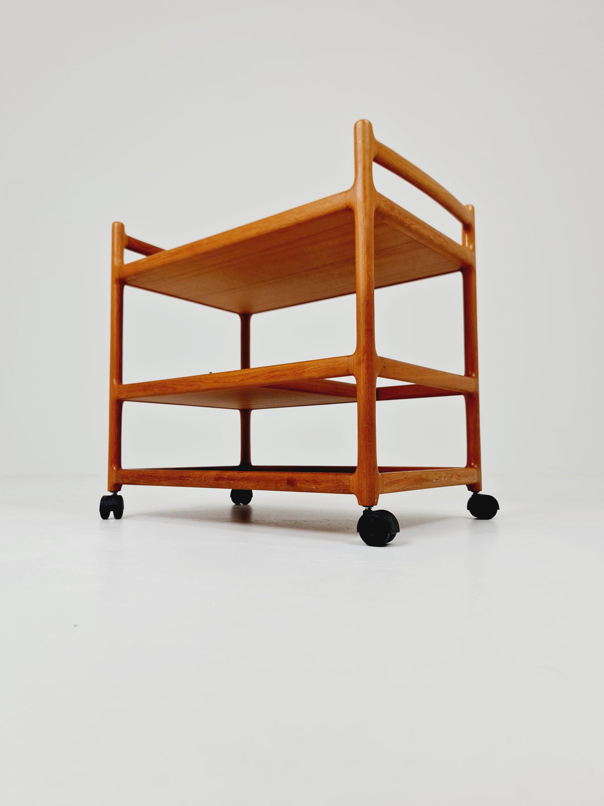 Vintage mid century danish trolley in solid teak/ bar cart By Johannes Andersen , 1960s