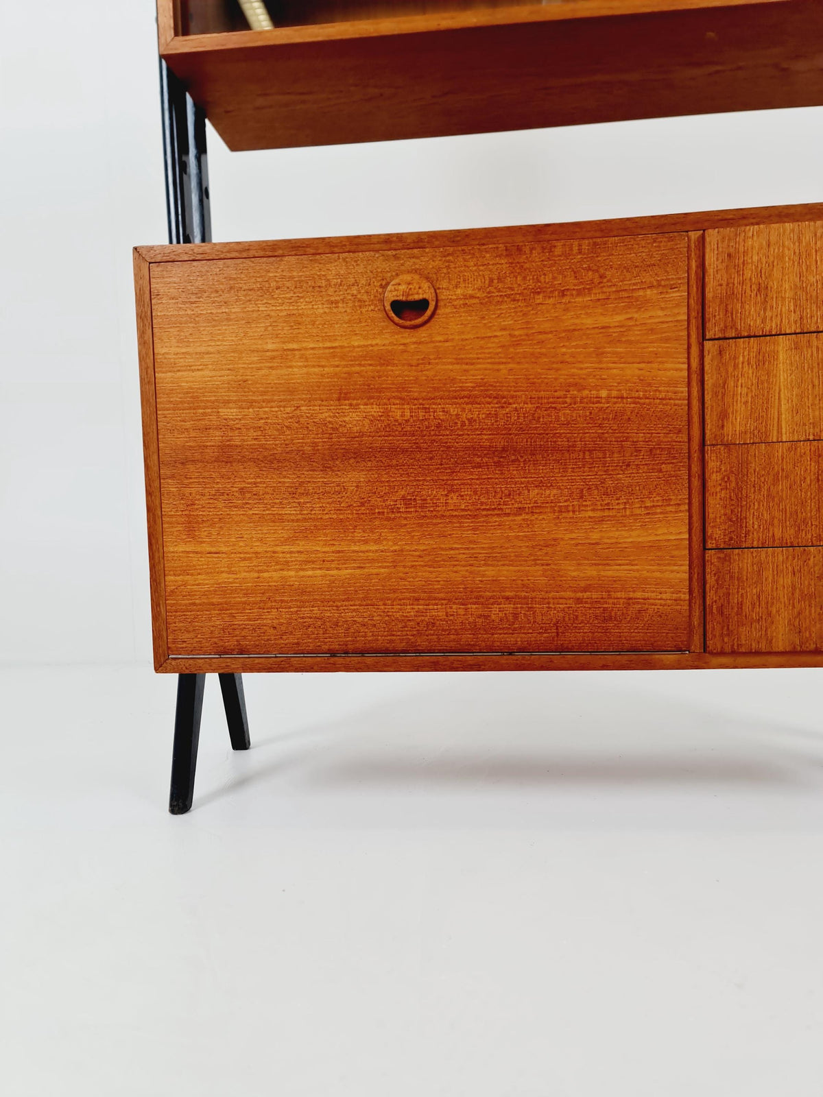 Danish freestanding Midcentury vintage bookshelf system / showcase teak by Bengt Ruda, 1960s