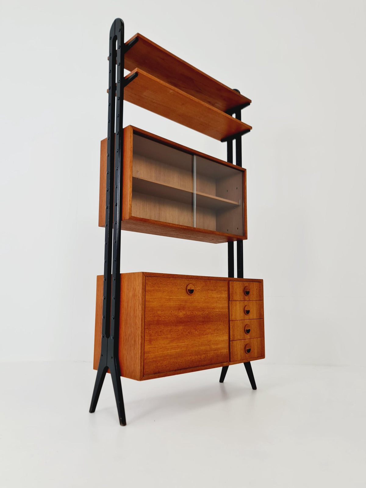 Danish freestanding Midcentury vintage bookshelf system / showcase teak by Bengt Ruda, 1960s