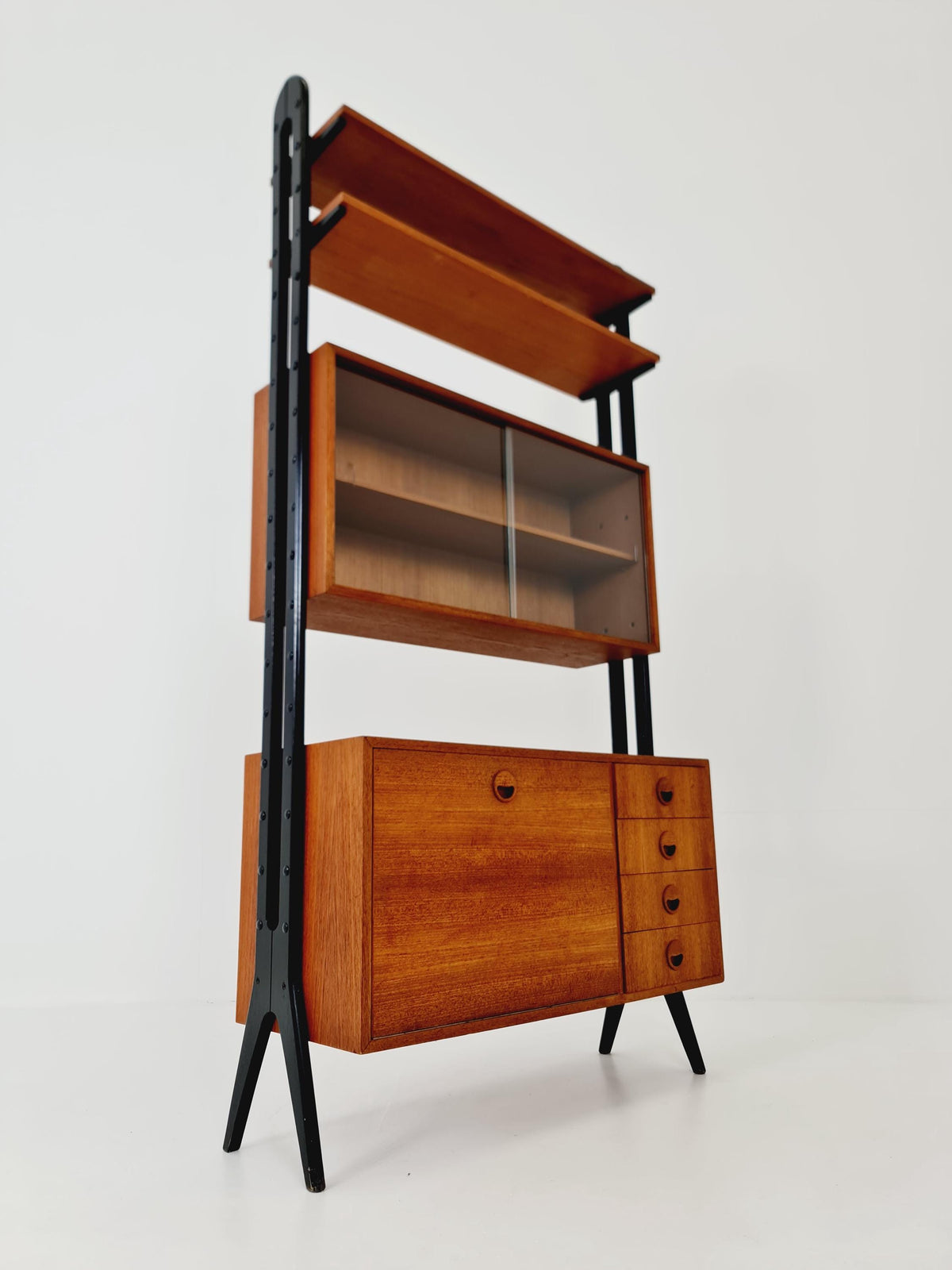 Danish freestanding Midcentury vintage bookshelf system / showcase teak by Bengt Ruda, 1960s