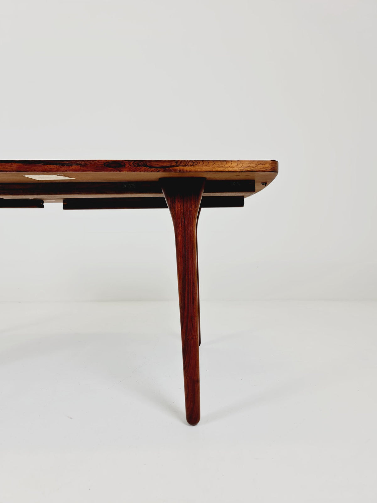 Danish Henning Kjaernulf Rosewood table with two extension leaves, Denmark 1960s