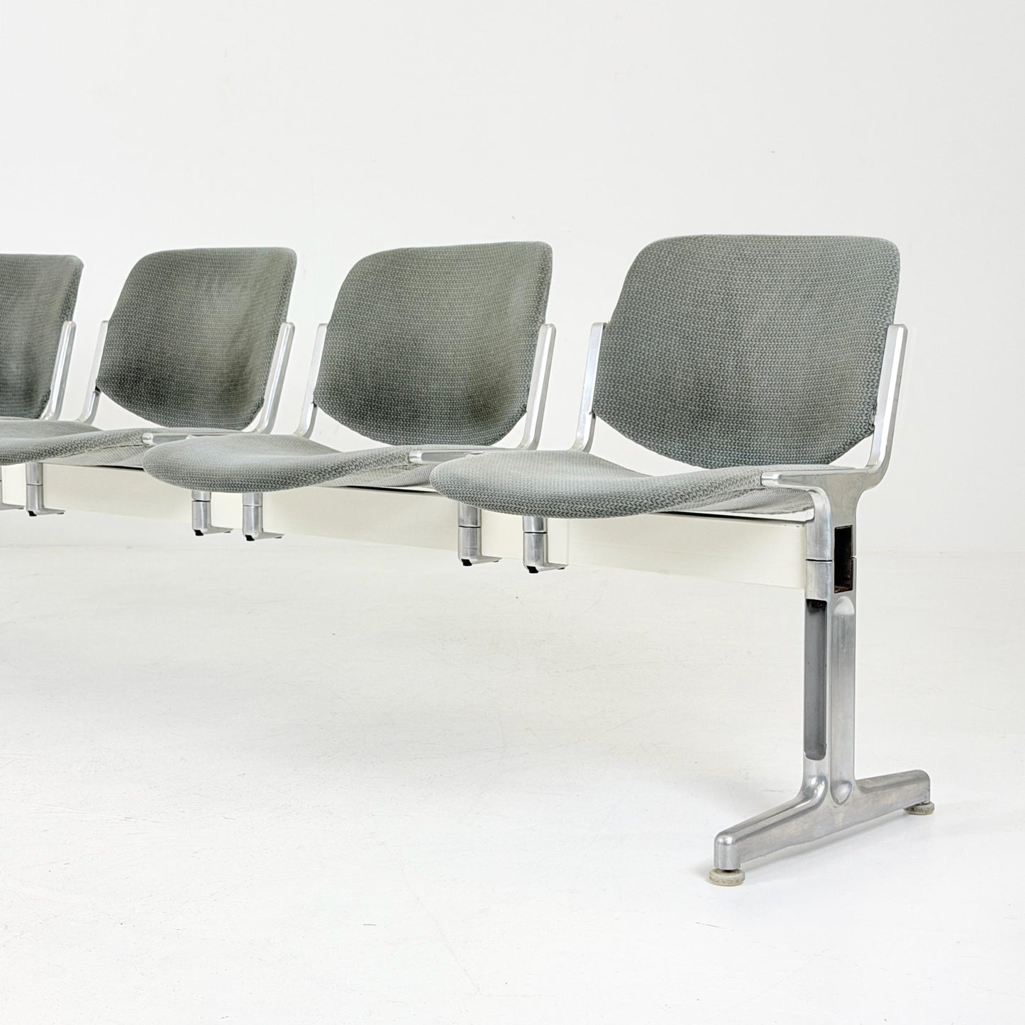 Rare Mid century Giancarlo Piretti Axis 3000 5-Seater Bench for Anonima Castelli, Italy, 1970s