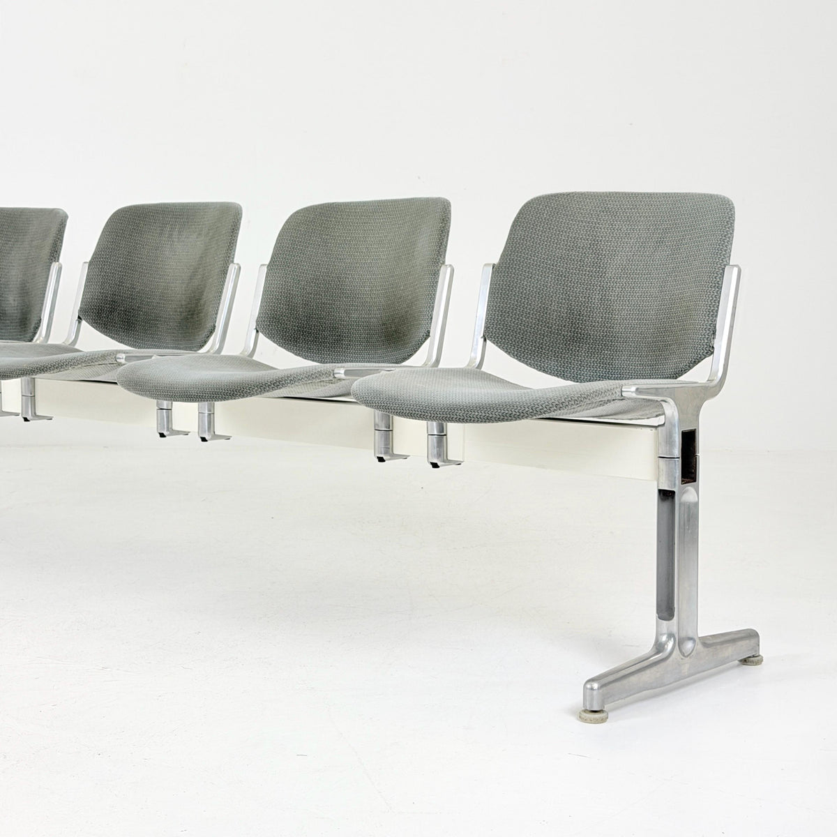 Rare Mid century Giancarlo Piretti Axis 3000 5-Seater Bench for Anonima Castelli, Italy, 1970s