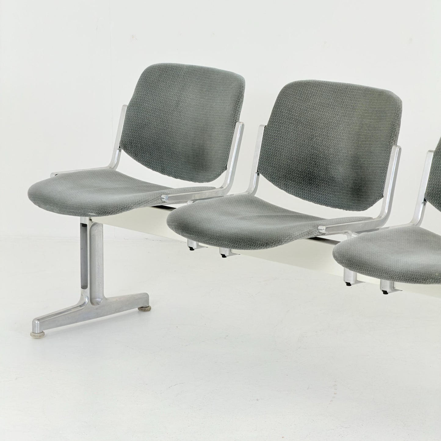Rare Mid century Giancarlo Piretti Axis 3000 5-Seater Bench for Anonima Castelli, Italy, 1970s