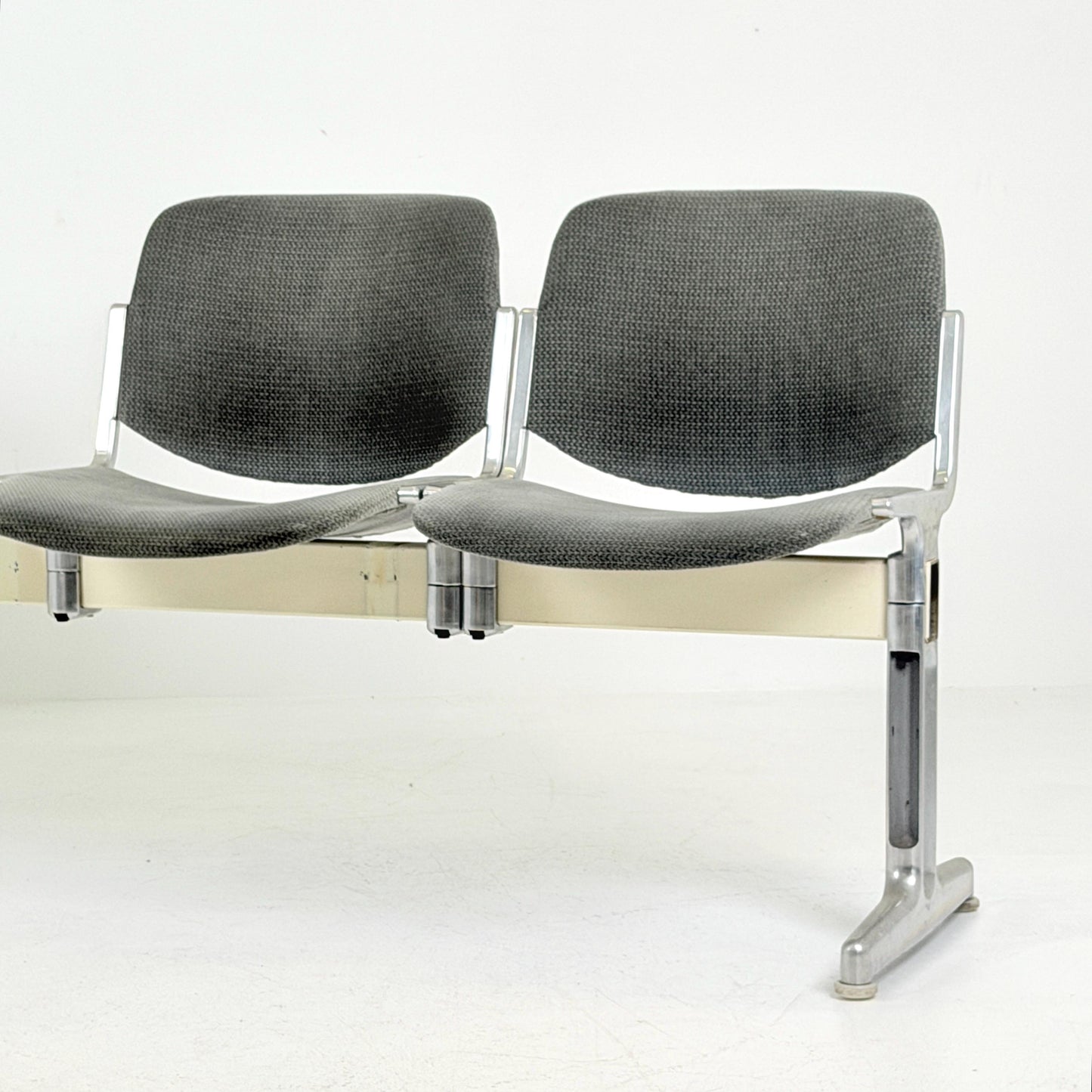 Rare Mid century Giancarlo Piretti Axis 3000 4-Seater Bench with Central Table for Anonima Castelli, Italy, 1970s