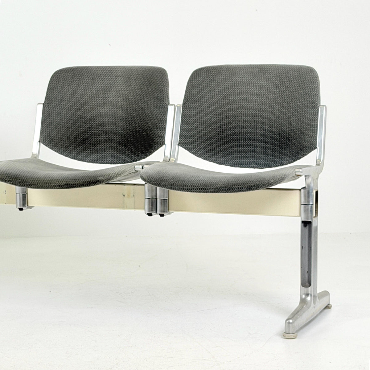 Rare Mid century Giancarlo Piretti Axis 3000 4-Seater Bench with Central Table for Anonima Castelli, Italy, 1970s