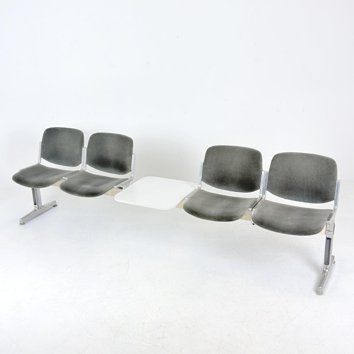 Rare Mid century Giancarlo Piretti Axis 3000 4-Seater Bench with Central Table for Anonima Castelli, Italy, 1970s