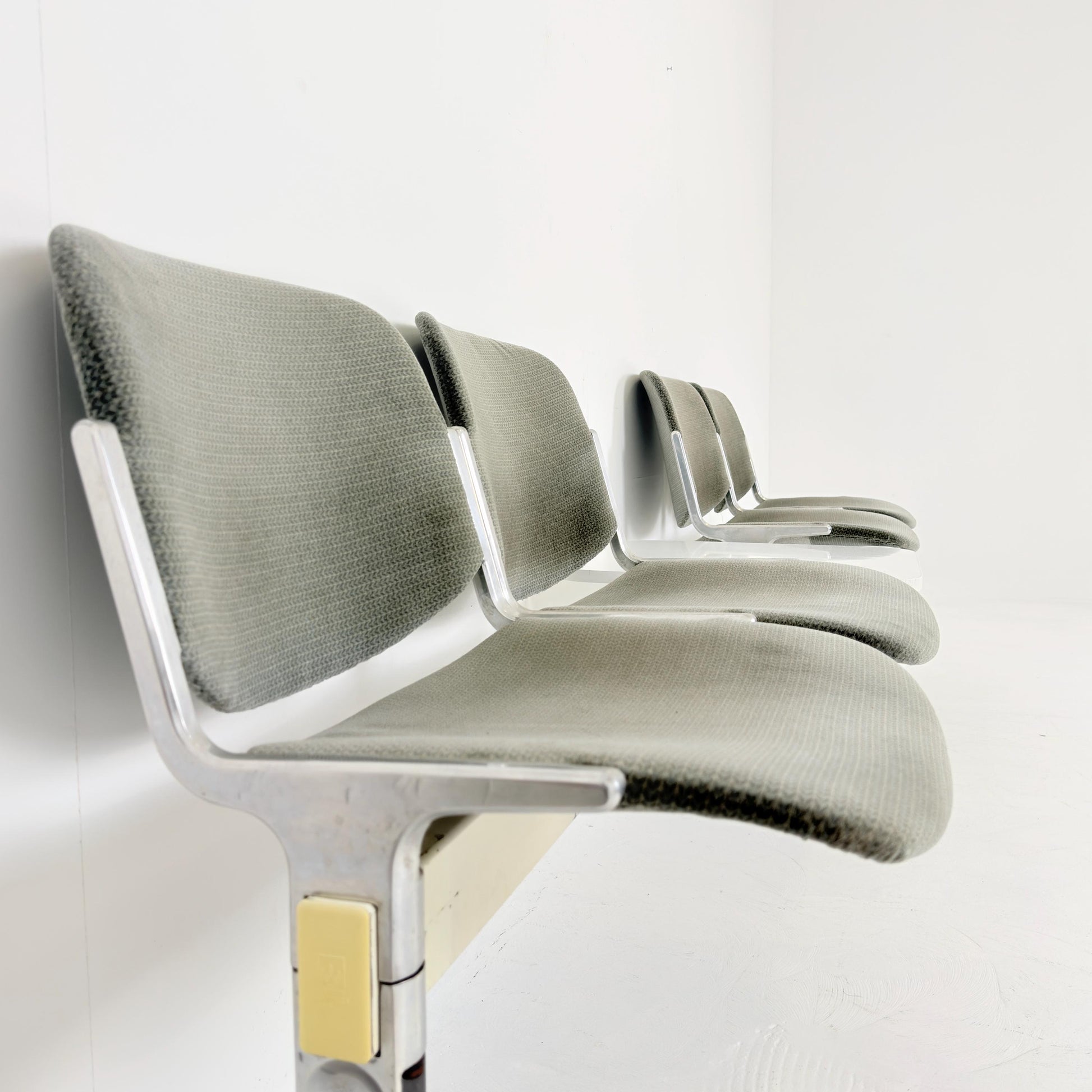 Rare Mid century Giancarlo Piretti Axis 3000 4-Seater Bench with Central Table for Anonima Castelli, Italy, 1970s