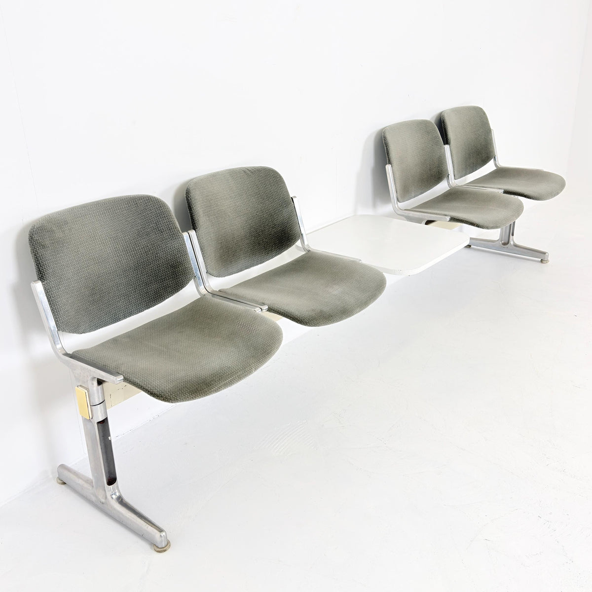 Rare Mid century Giancarlo Piretti Axis 3000 4-Seater Bench with Central Table for Anonima Castelli, Italy, 1970s