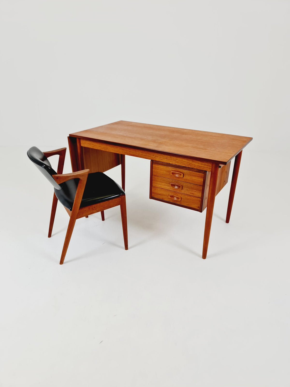 Mid century Danish leaf Drop teak desk By Arne Vodder For H.Sigh & Son , 1960s