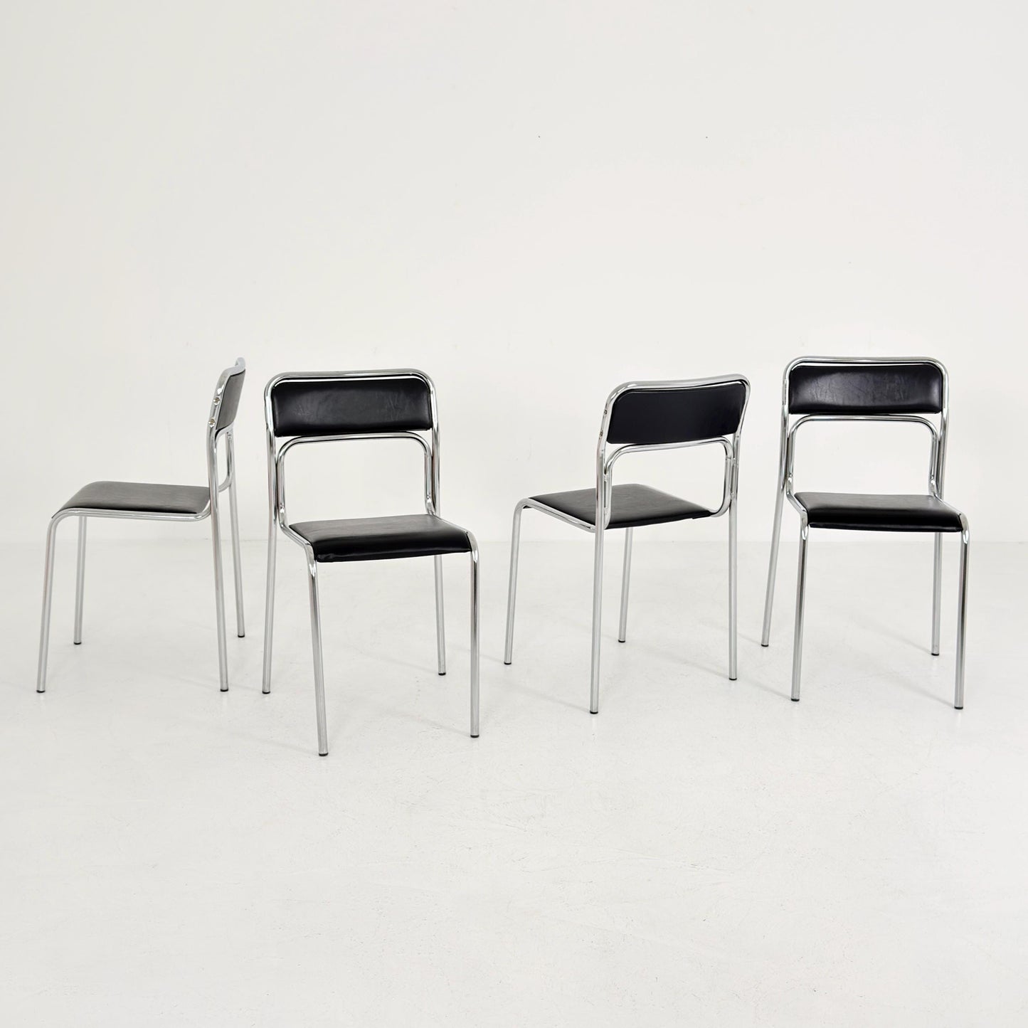 Set of 4 Mid Century Bauhaus minimalistic Tubular Chairs | Black Faux Leather | Minimalist Stackable Chair | 1980s Italy
