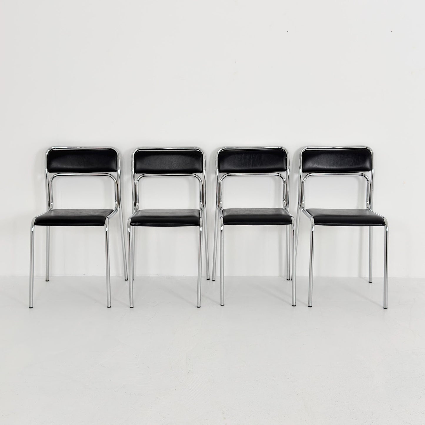 Set of 4 Mid Century Bauhaus minimalistic Tubular Chairs | Black Faux Leather | Minimalist Stackable Chair | 1980s Italy