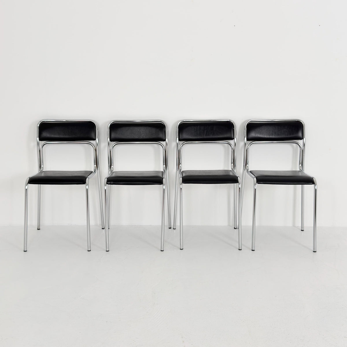 Set of 4 Mid Century Bauhaus minimalistic Tubular Chairs | Black Faux Leather | Minimalist Stackable Chair | 1980s Italy