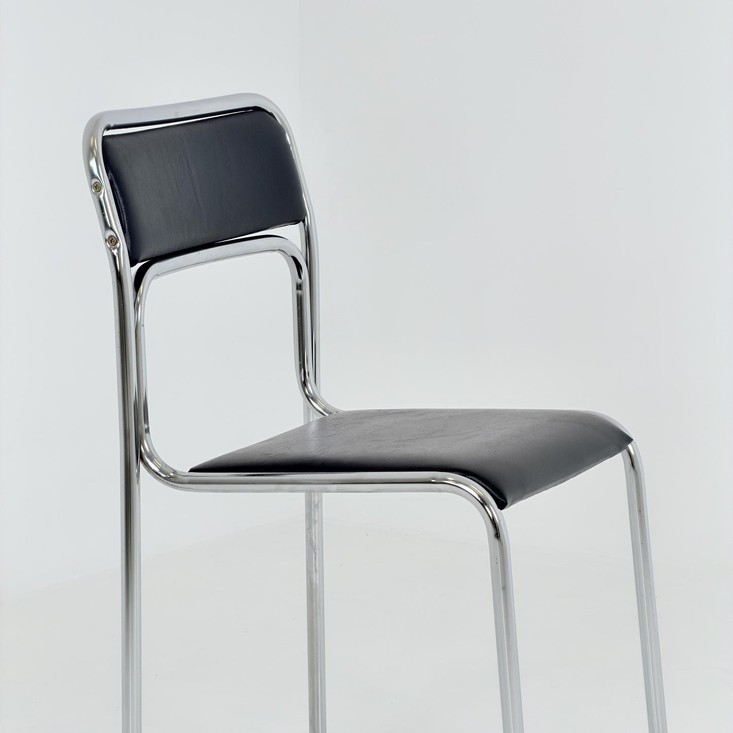 Set of 4 Mid Century Bauhaus minimalistic Tubular Chairs | Black Faux Leather | Minimalist Stackable Chair | 1980s Italy