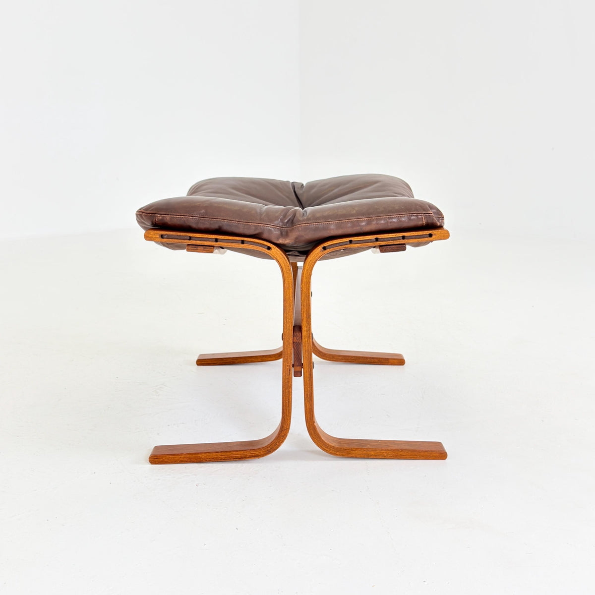 Mid century lounge “Siesta” ottoman by Ingmar Relling, Westnofa Furniture, Norway 1980s
