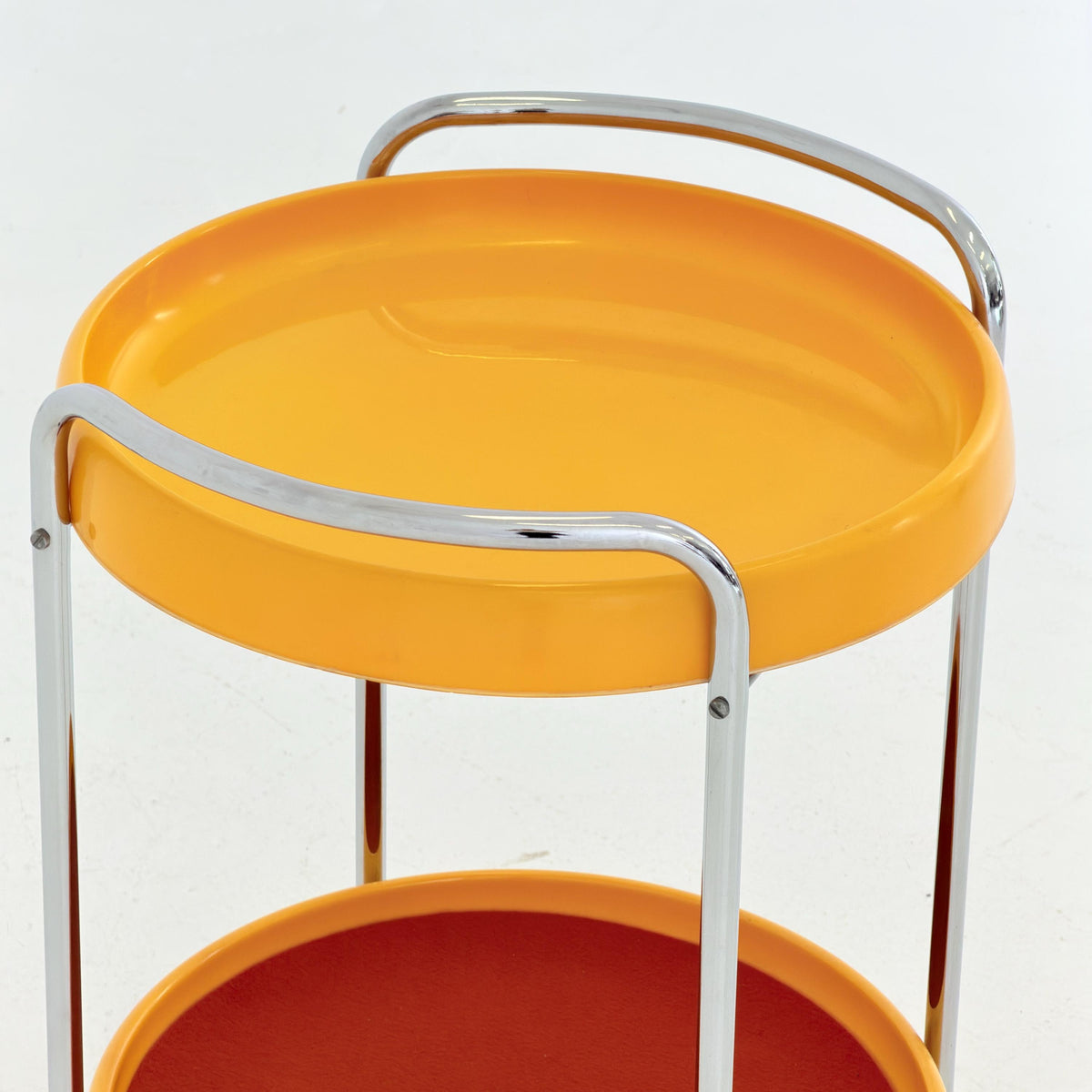 Mid century Spaceage Plastic and Metal Chrome Round Italian Bar Cart, 1980s